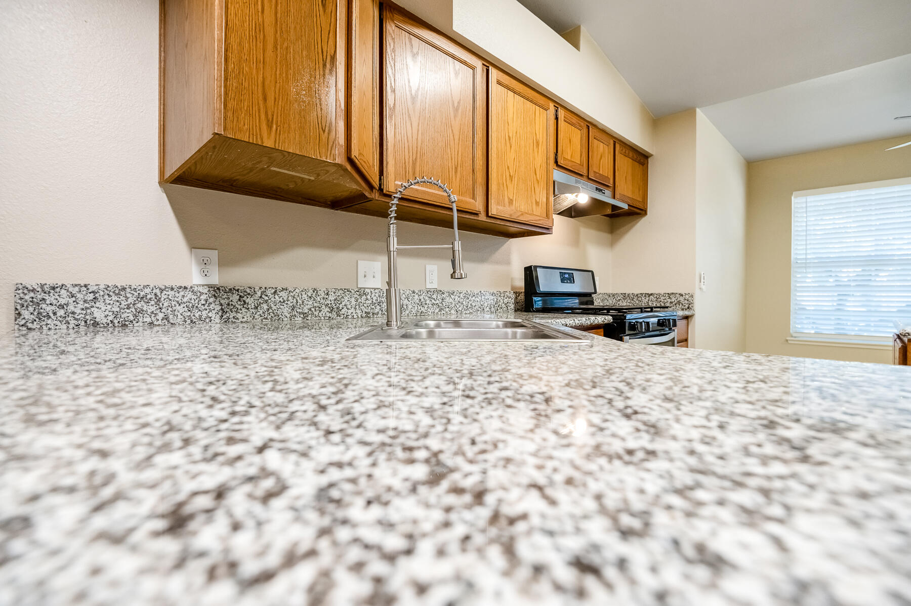 5833 W Paradise Ave, Visalia, CA 93277