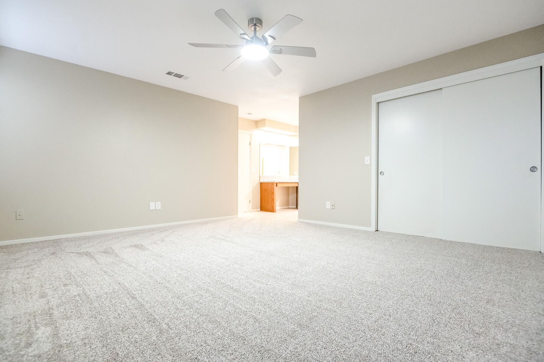 5833 W Paradise Ave, Visalia, CA 93277