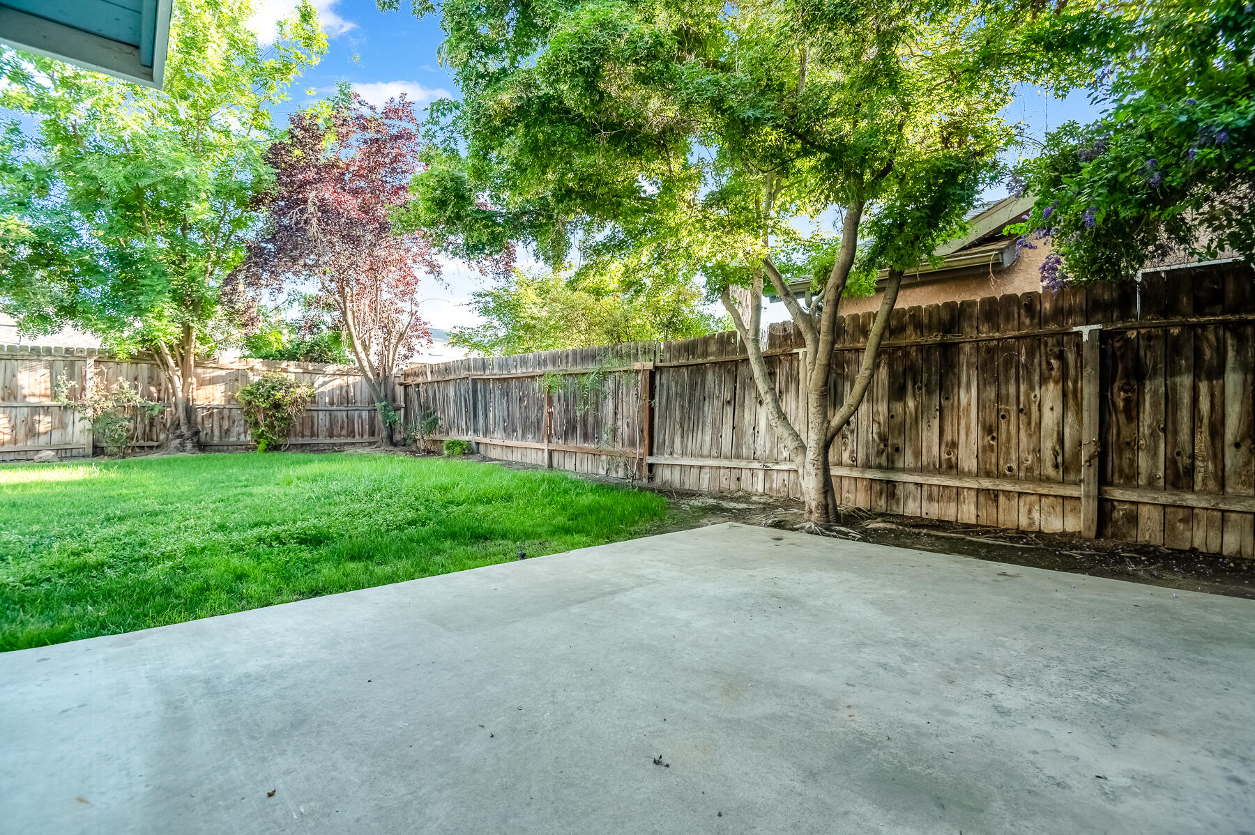 5833 W Paradise Ave, Visalia, CA 93277