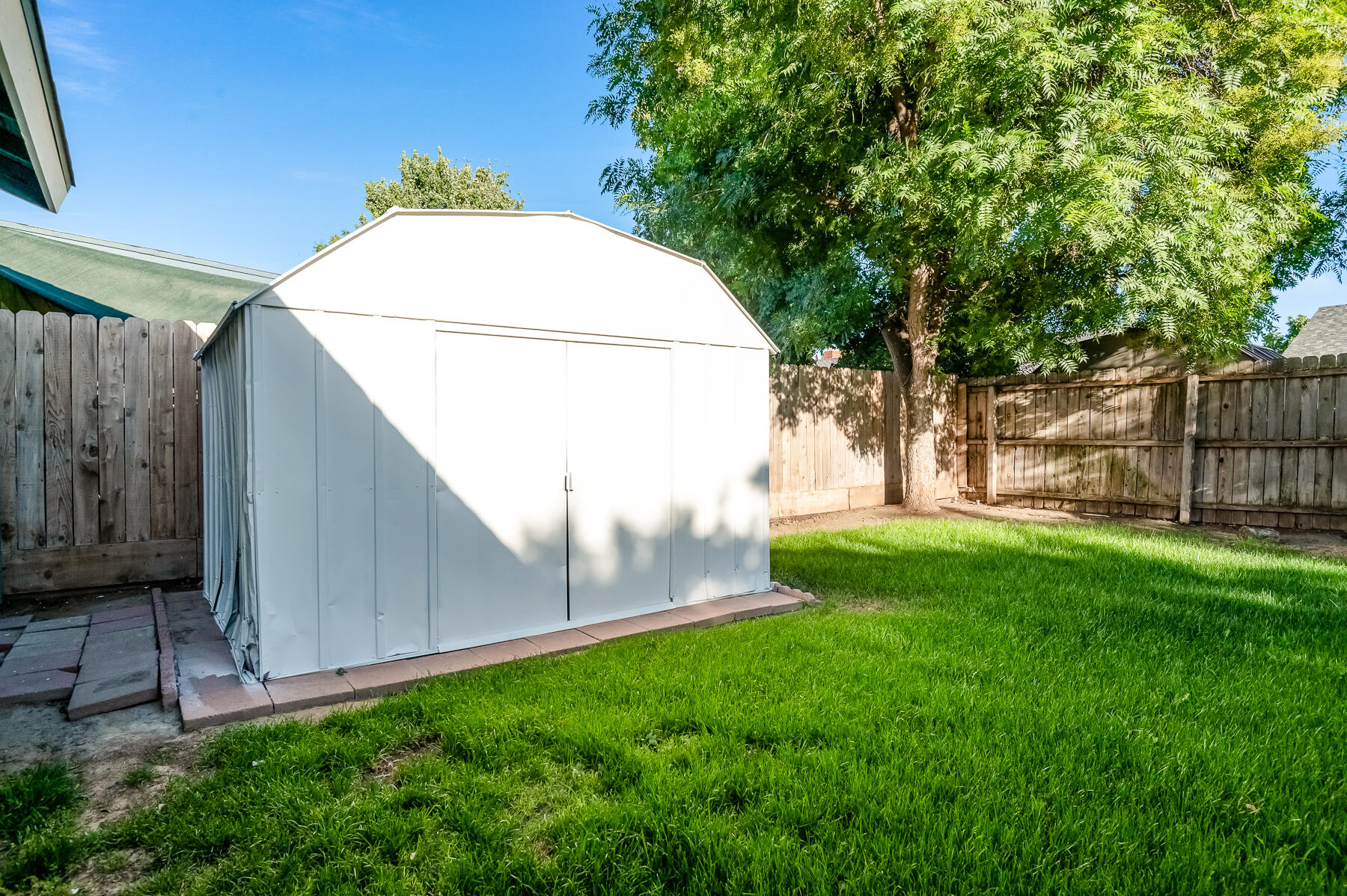 5833 W Paradise Ave, Visalia, CA 93277