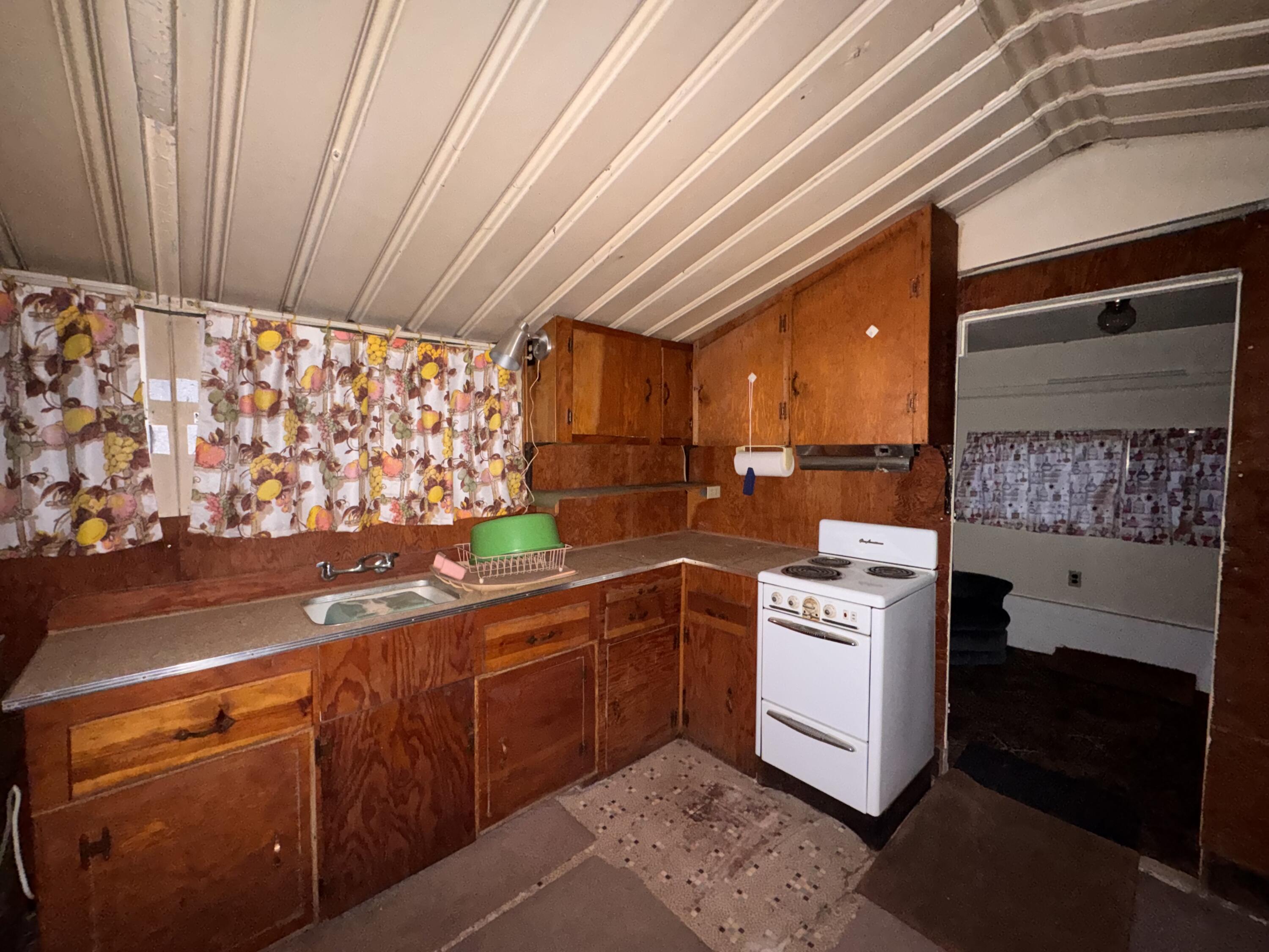 57989 Red Bud Ln, Badger, CA 93603