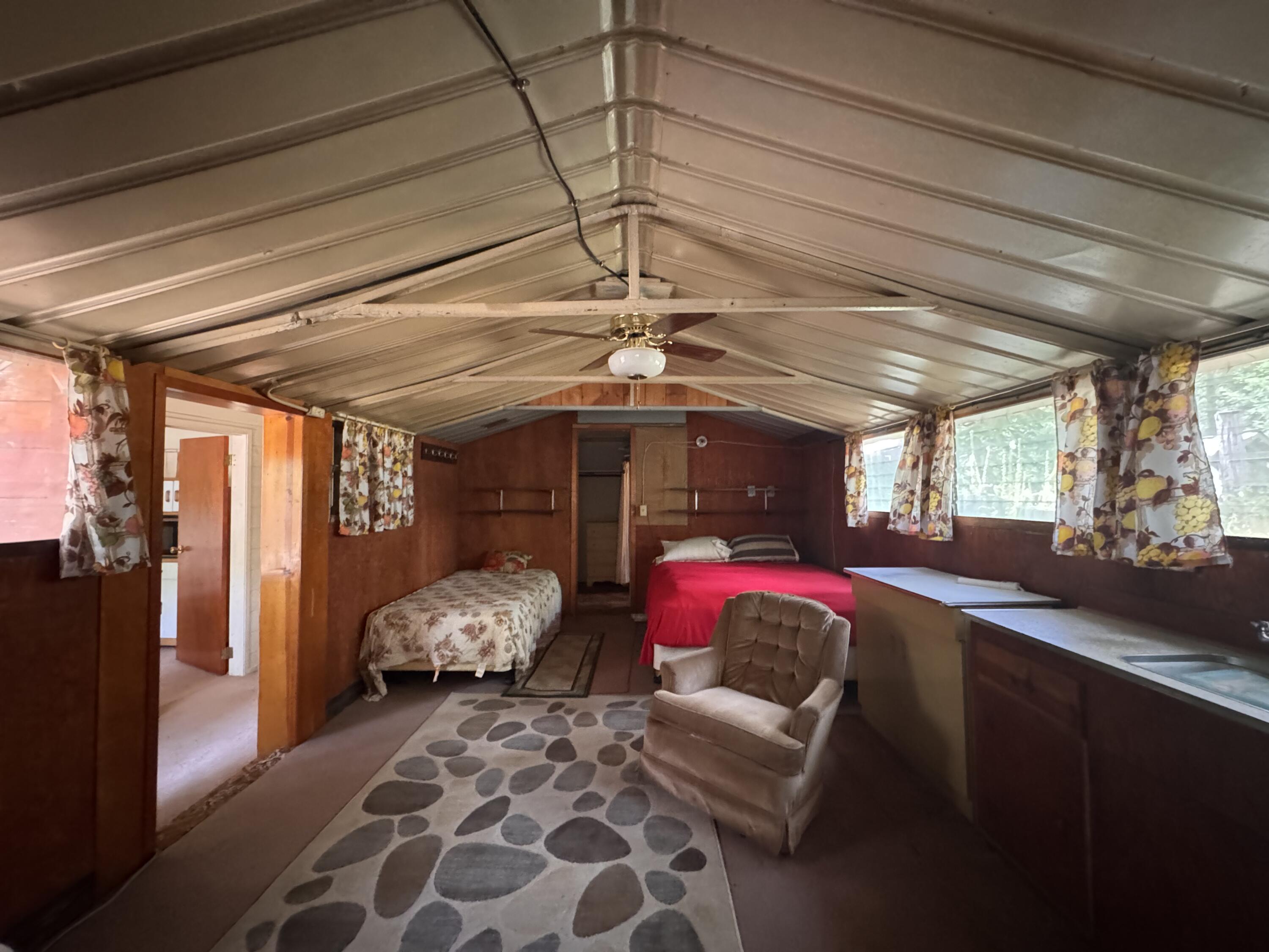 57989 Red Bud Ln, Badger, CA 93603