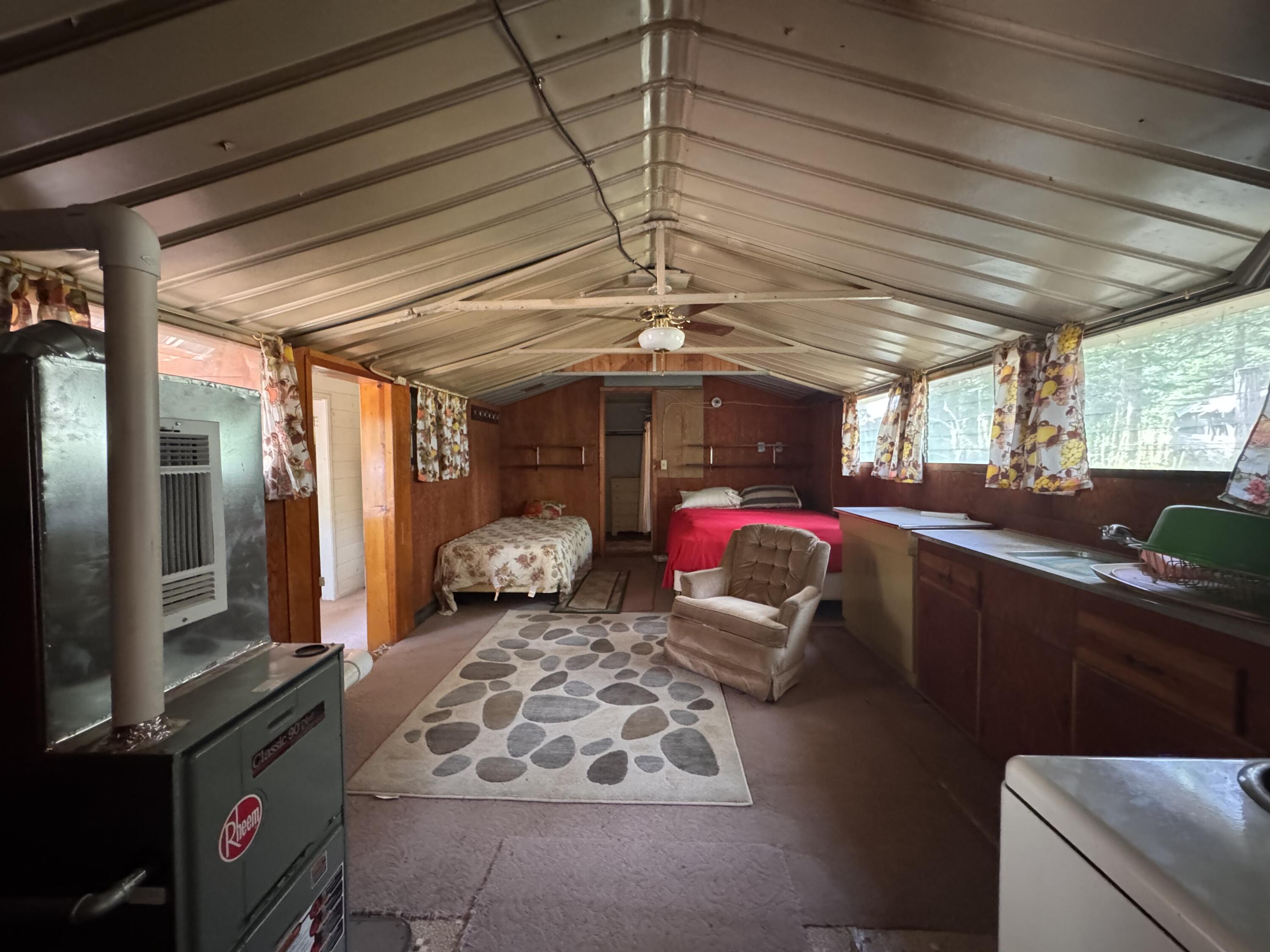 57989 Red Bud Ln, Badger, CA 93603