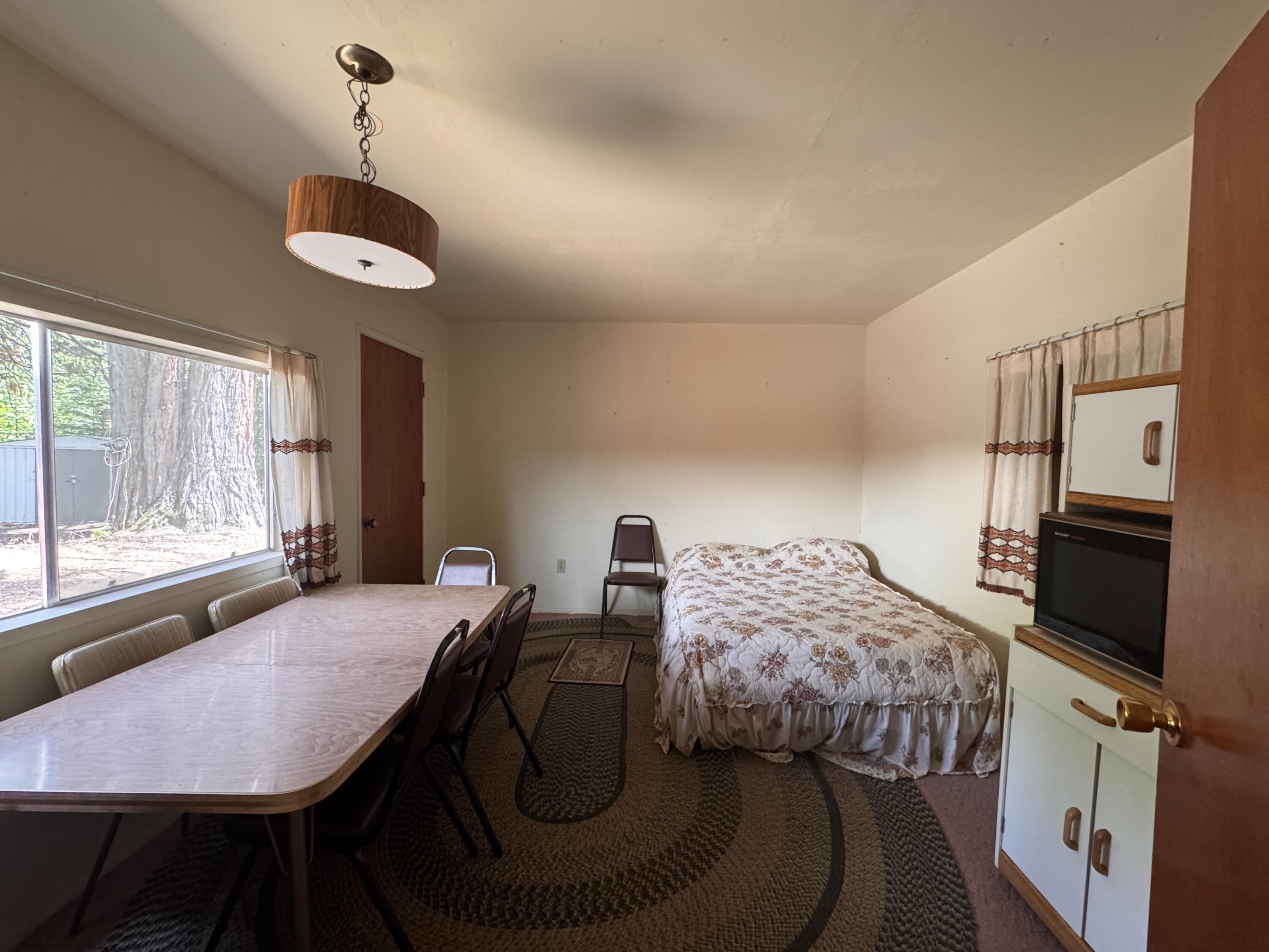 57989 Red Bud Ln, Badger, CA 93603