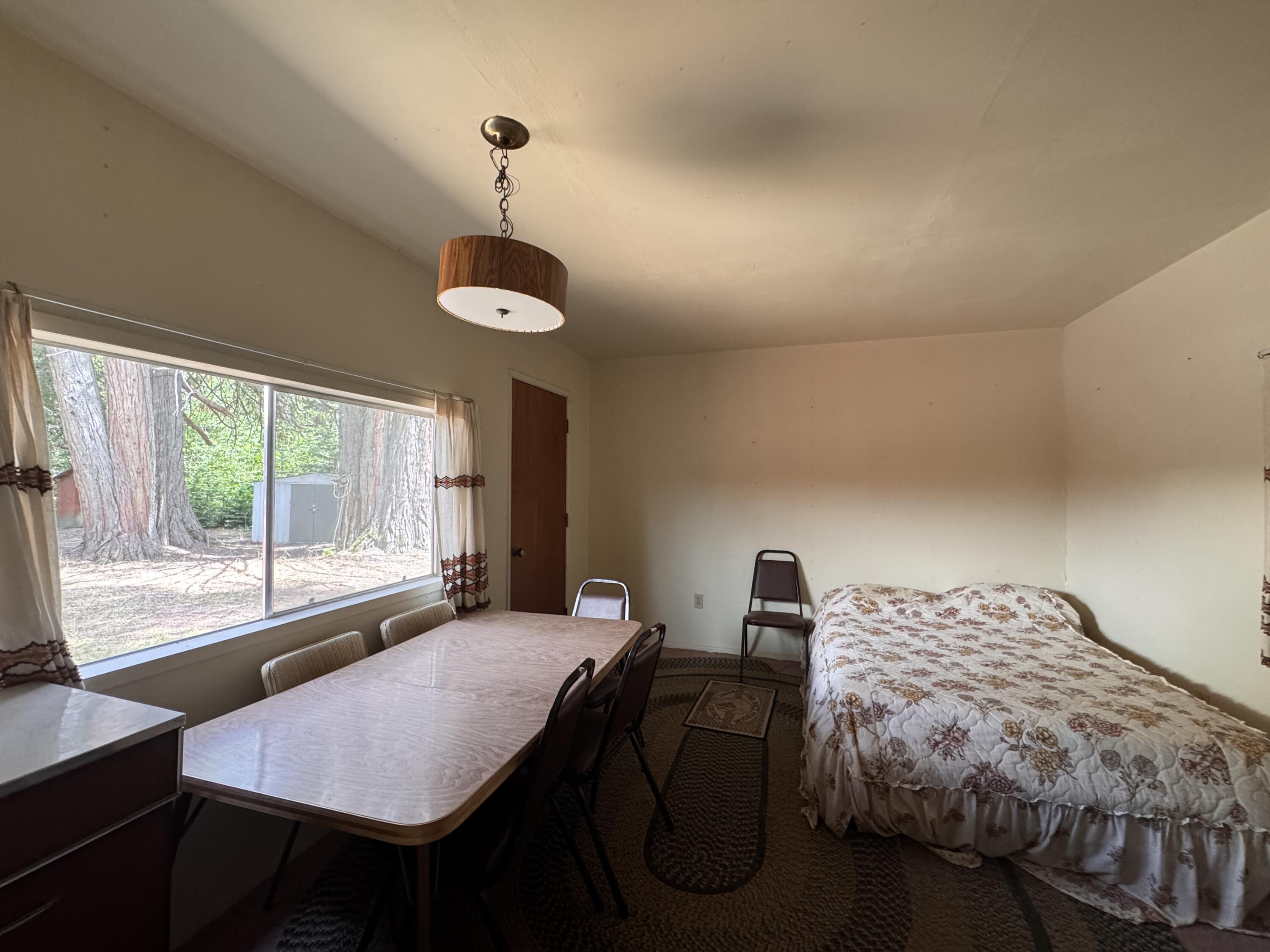 57989 Red Bud Ln, Badger, CA 93603