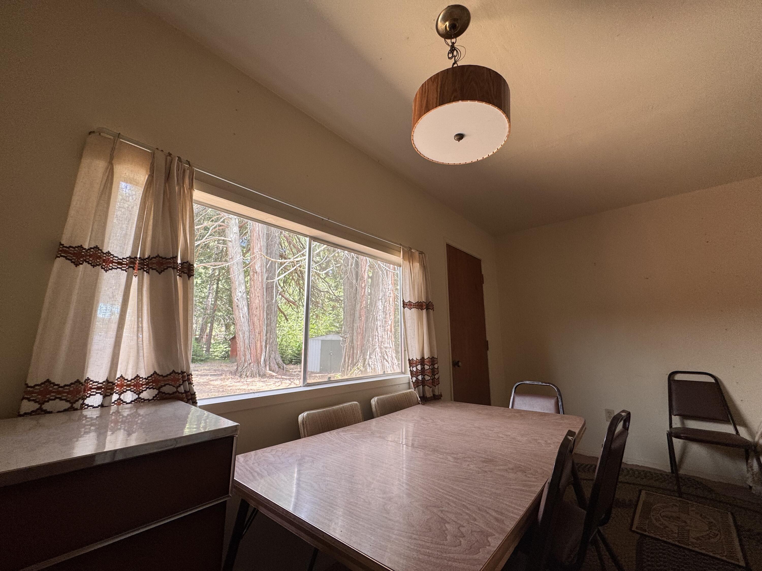 57989 Red Bud Ln, Badger, CA 93603