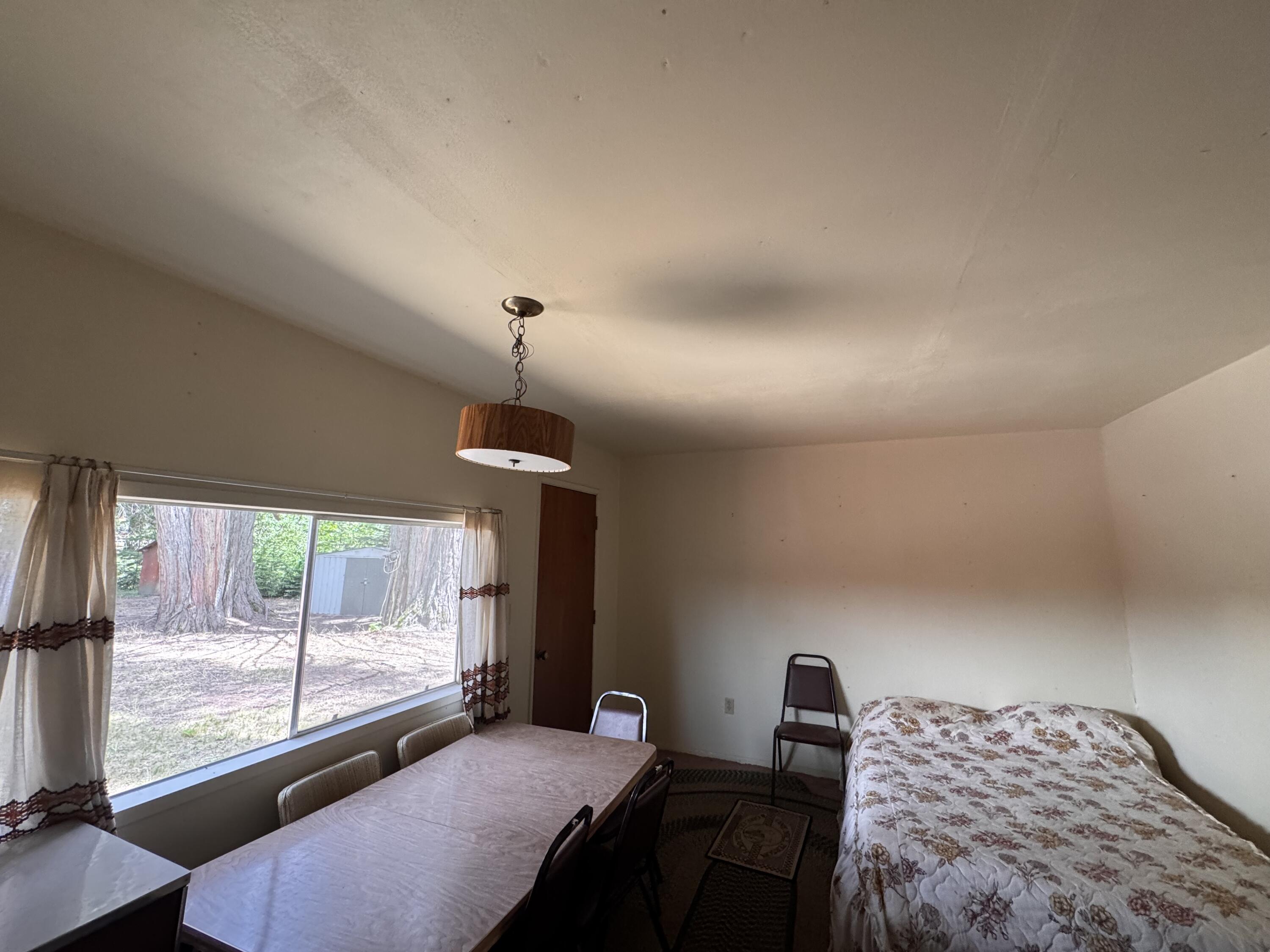 57989 Red Bud Ln, Badger, CA 93603