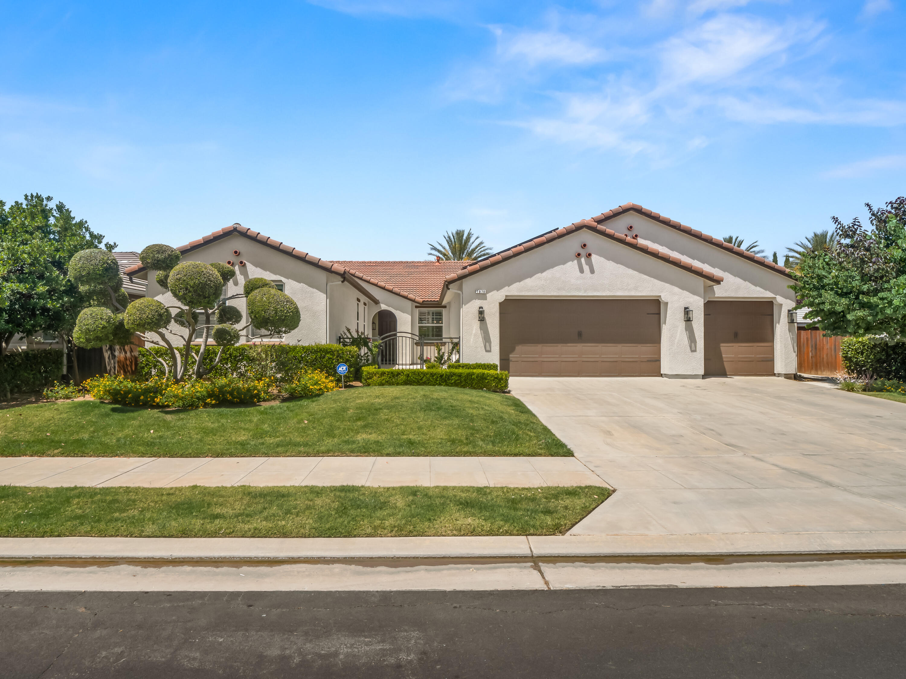 1970 N Langley Ave, Clovis, CA 93619