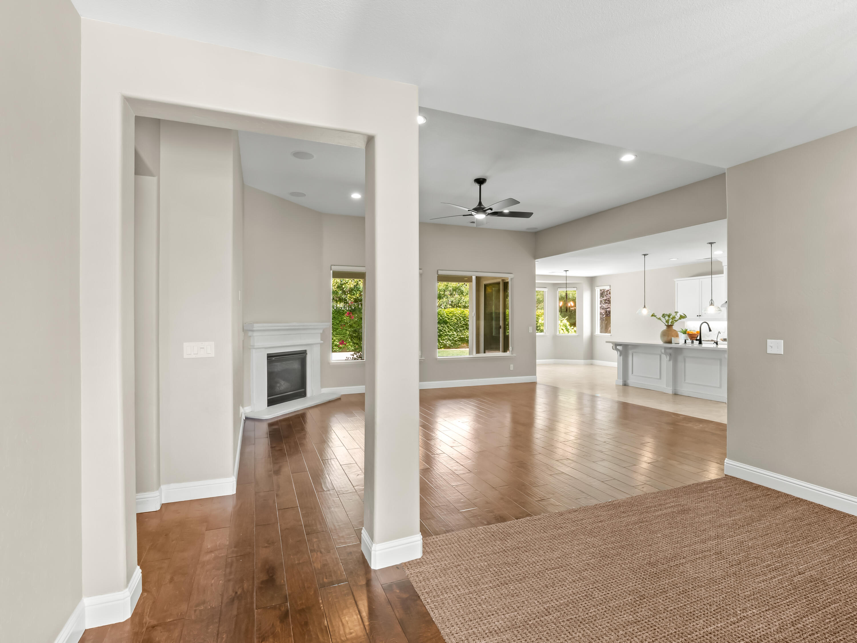 1970 N Langley Ave, Clovis, CA 93619