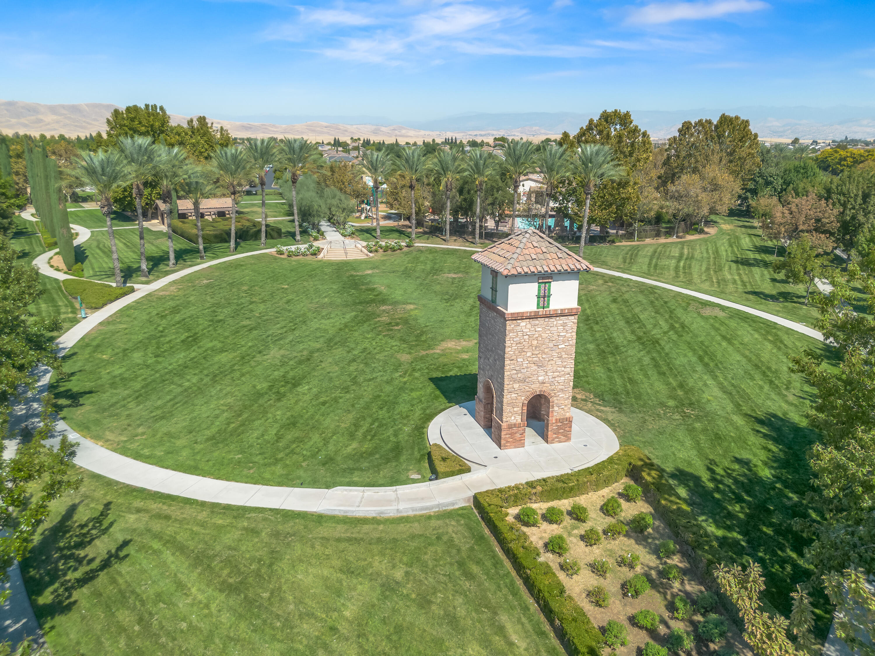 1970 N Langley Ave, Clovis, CA 93619
