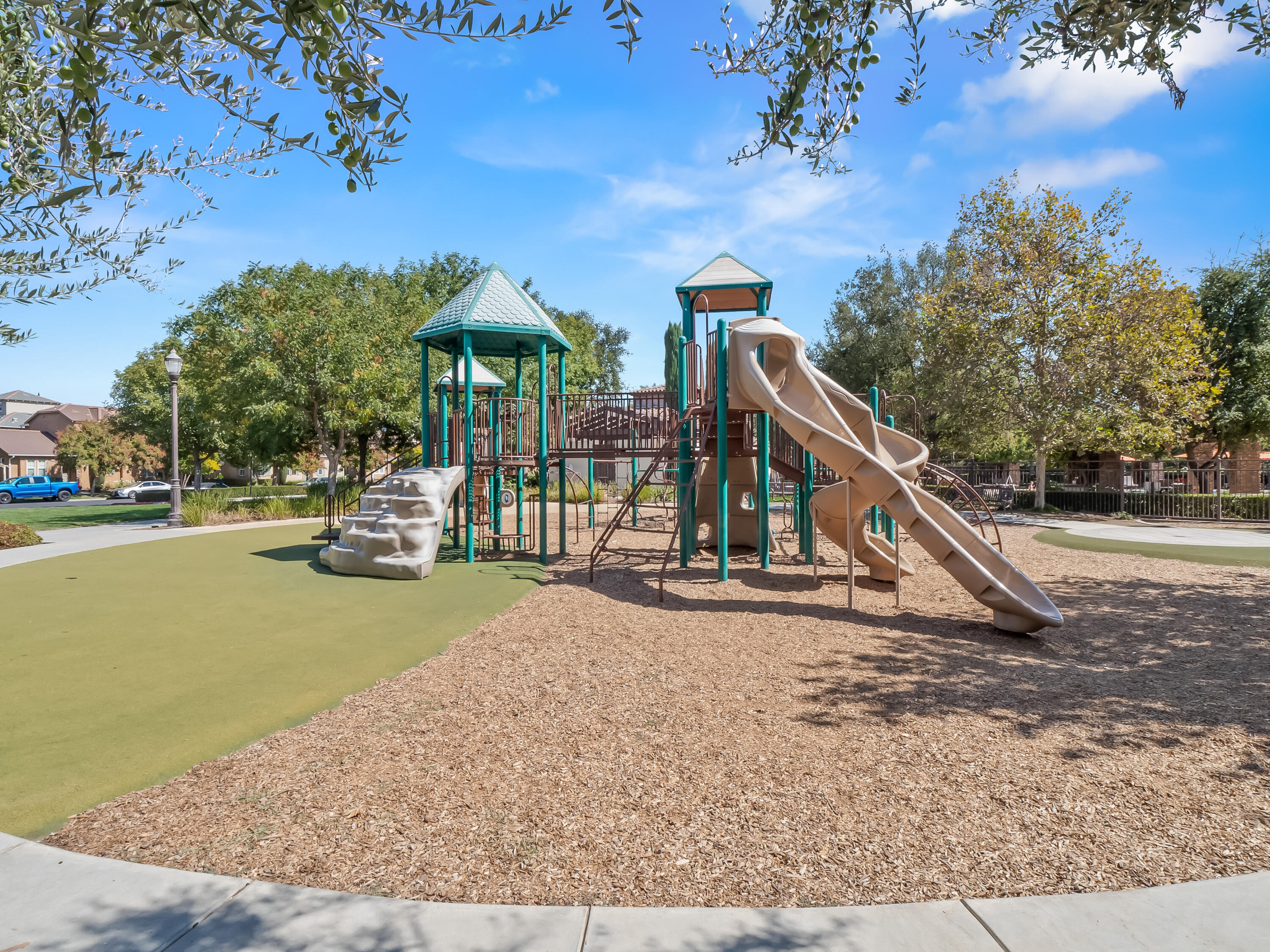 1970 N Langley Ave, Clovis, CA 93619