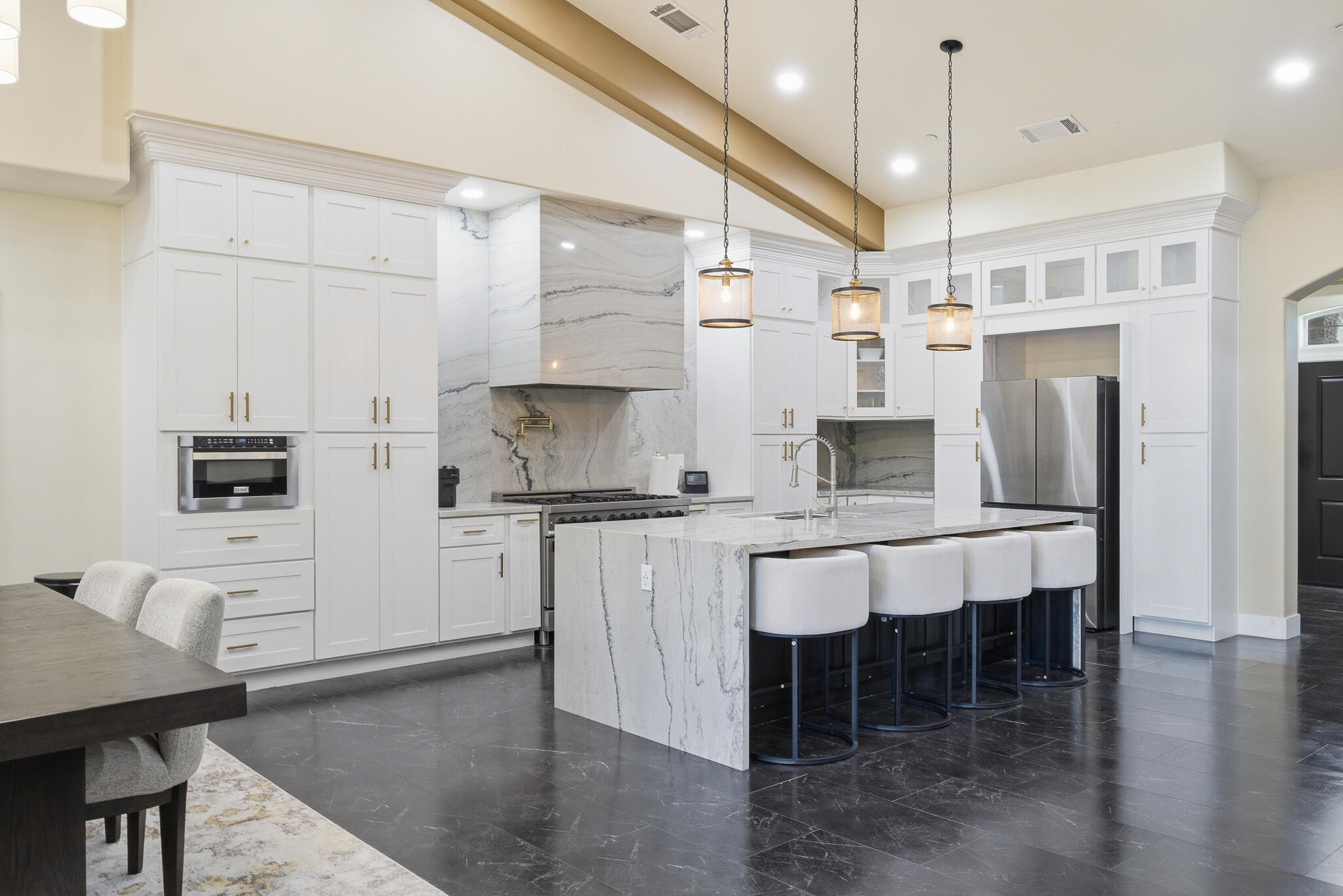 2308 S Minnewawa Ave, Fresno, CA 93727