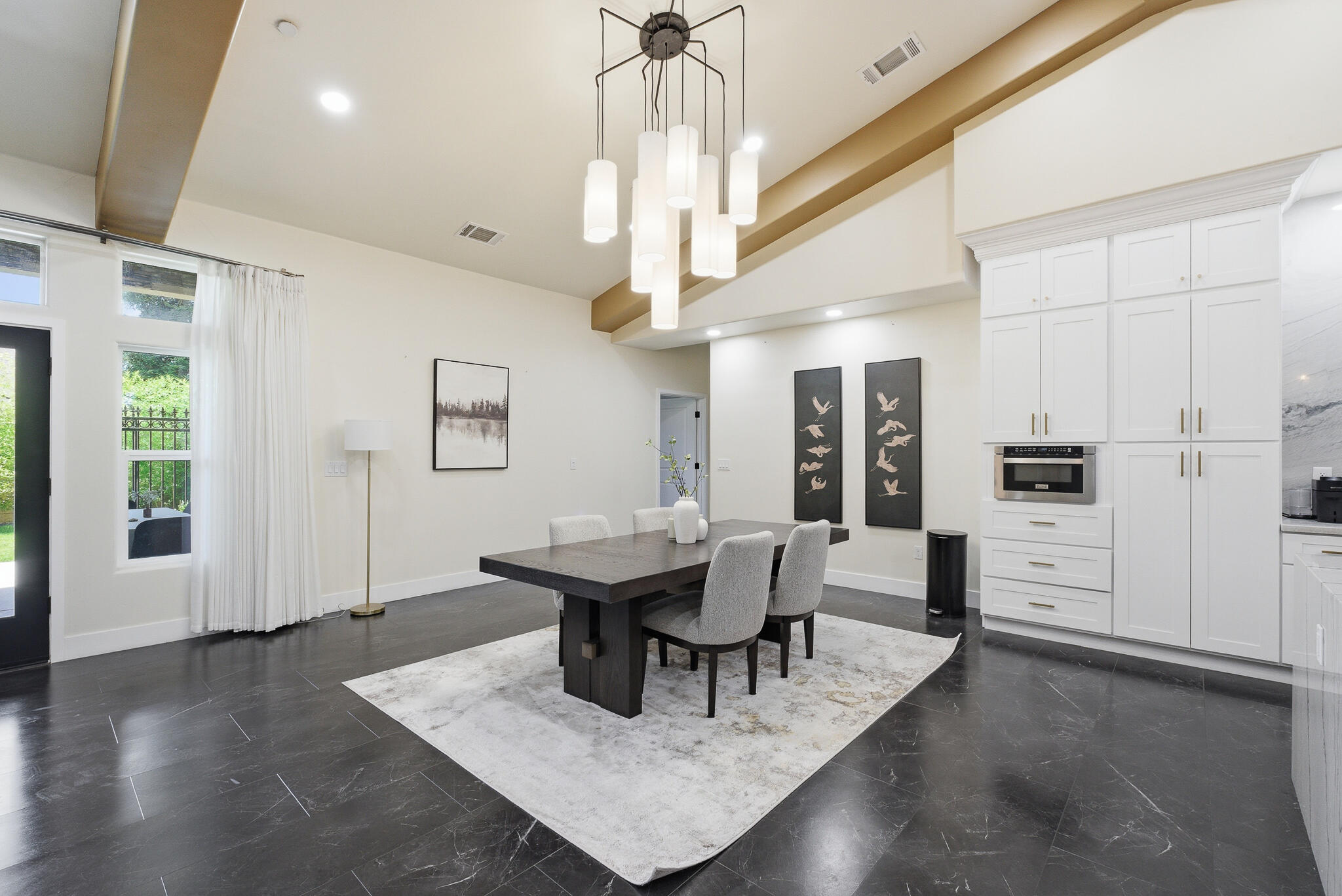2308 S Minnewawa Ave, Fresno, CA 93727