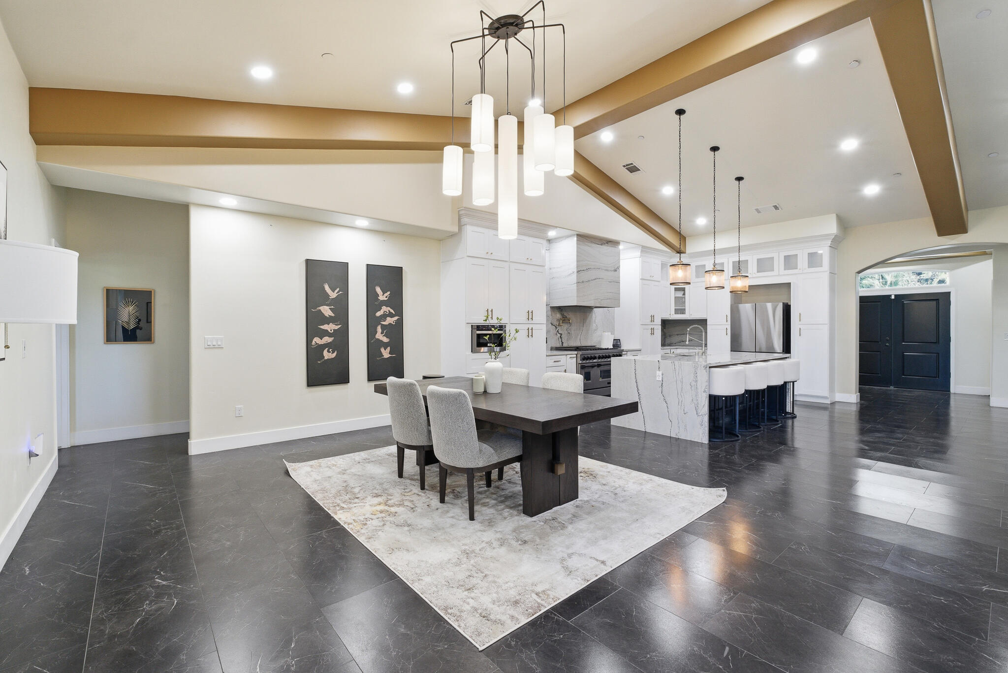 2308 S Minnewawa Ave, Fresno, CA 93727
