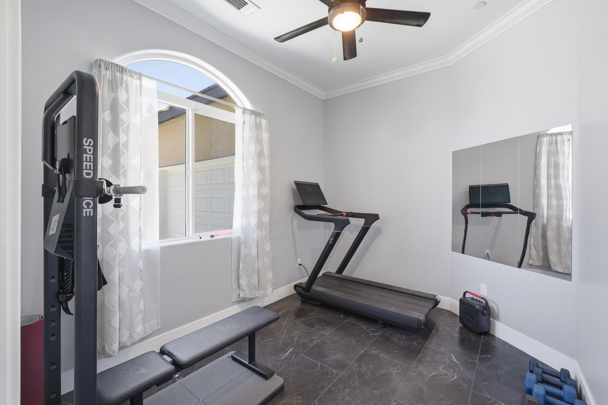 2308 S Minnewawa Ave, Fresno, CA 93727