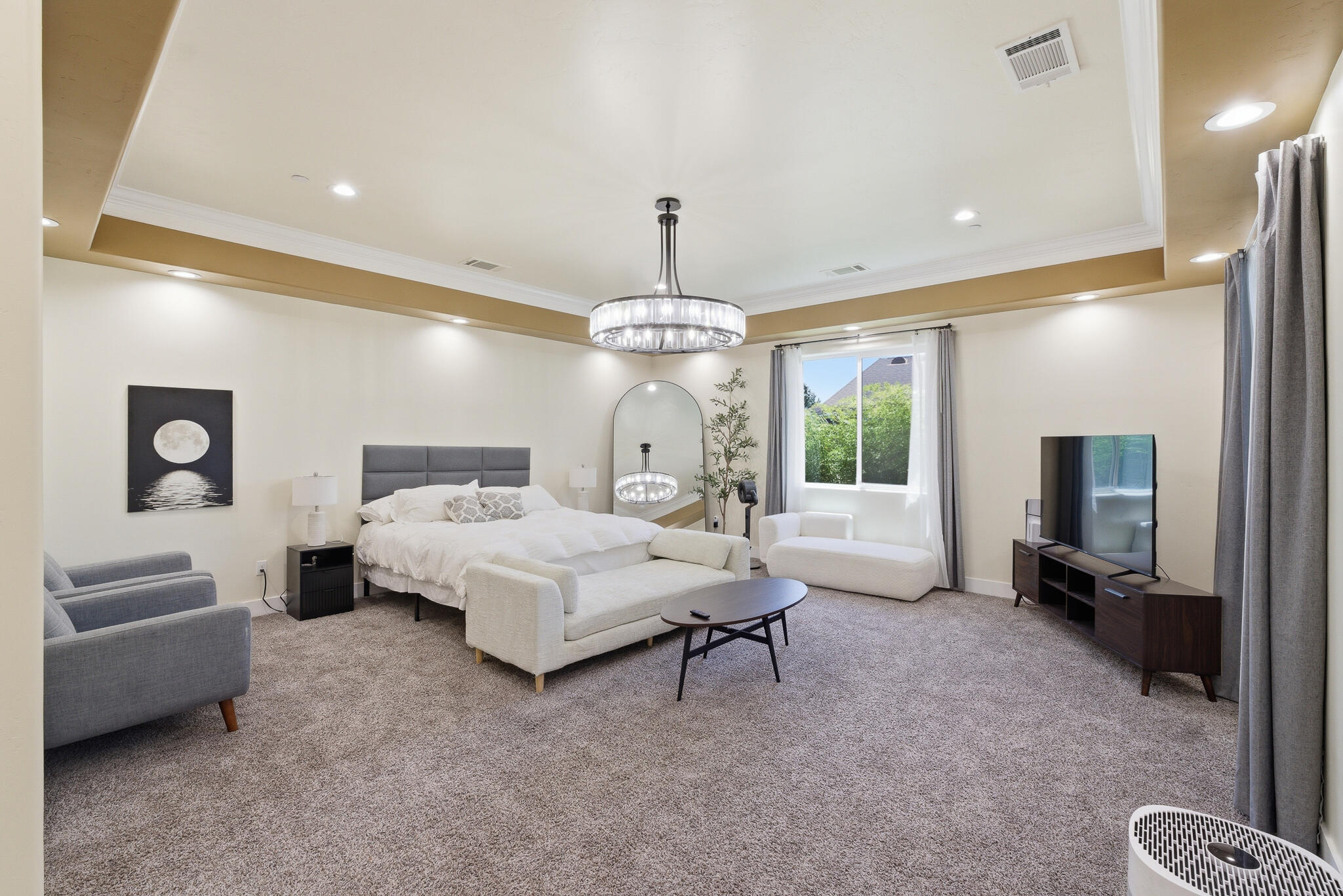 2308 S Minnewawa Ave, Fresno, CA 93727