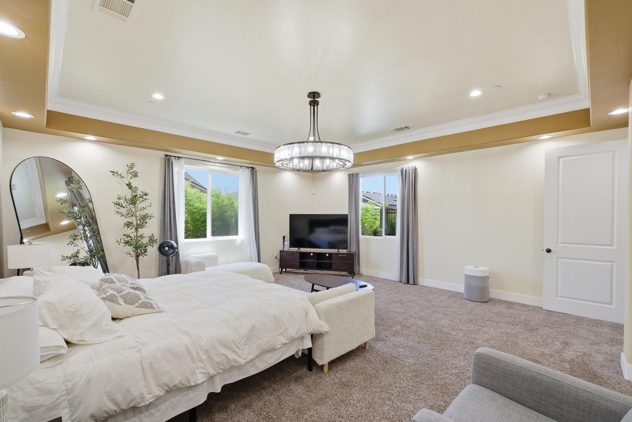 2308 S Minnewawa Ave, Fresno, CA 93727