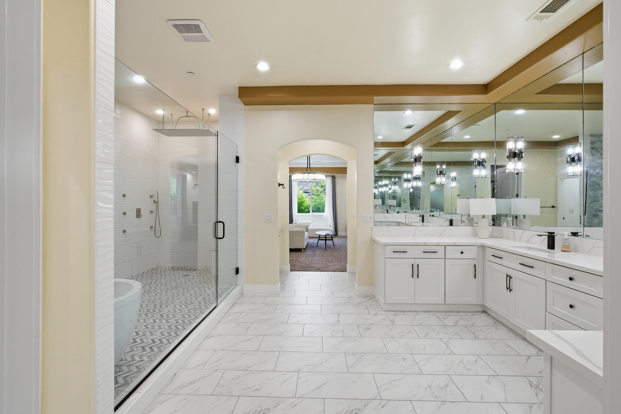 2308 S Minnewawa Ave, Fresno, CA 93727