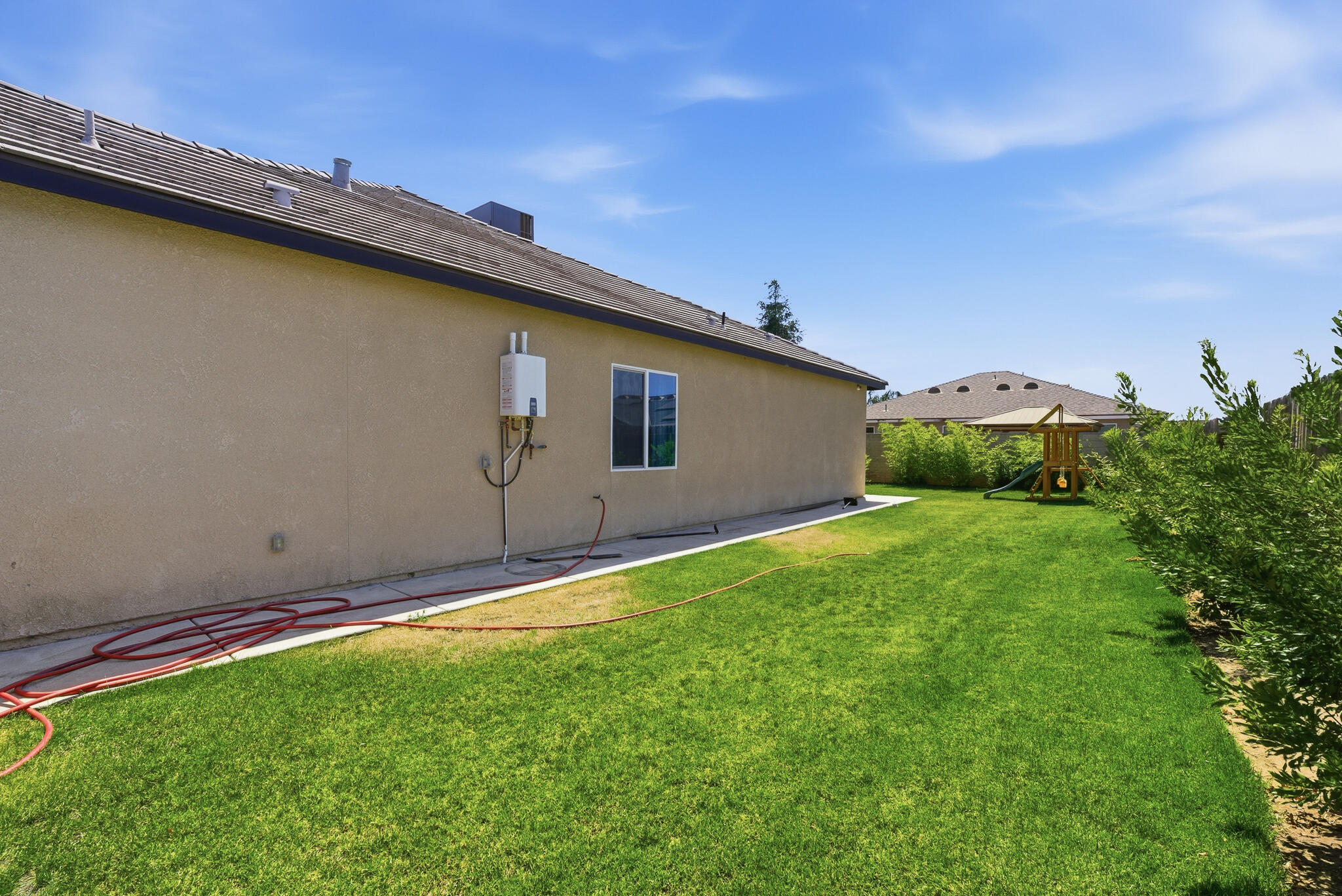 2308 S Minnewawa Ave, Fresno, CA 93727
