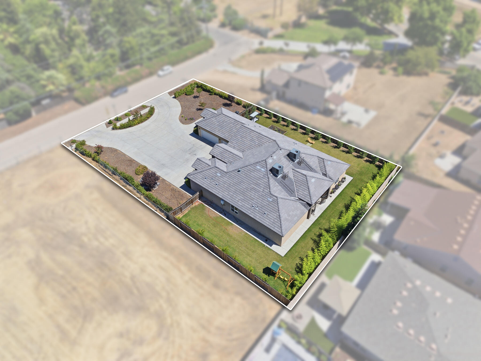 2308 S Minnewawa Ave, Fresno, CA 93727