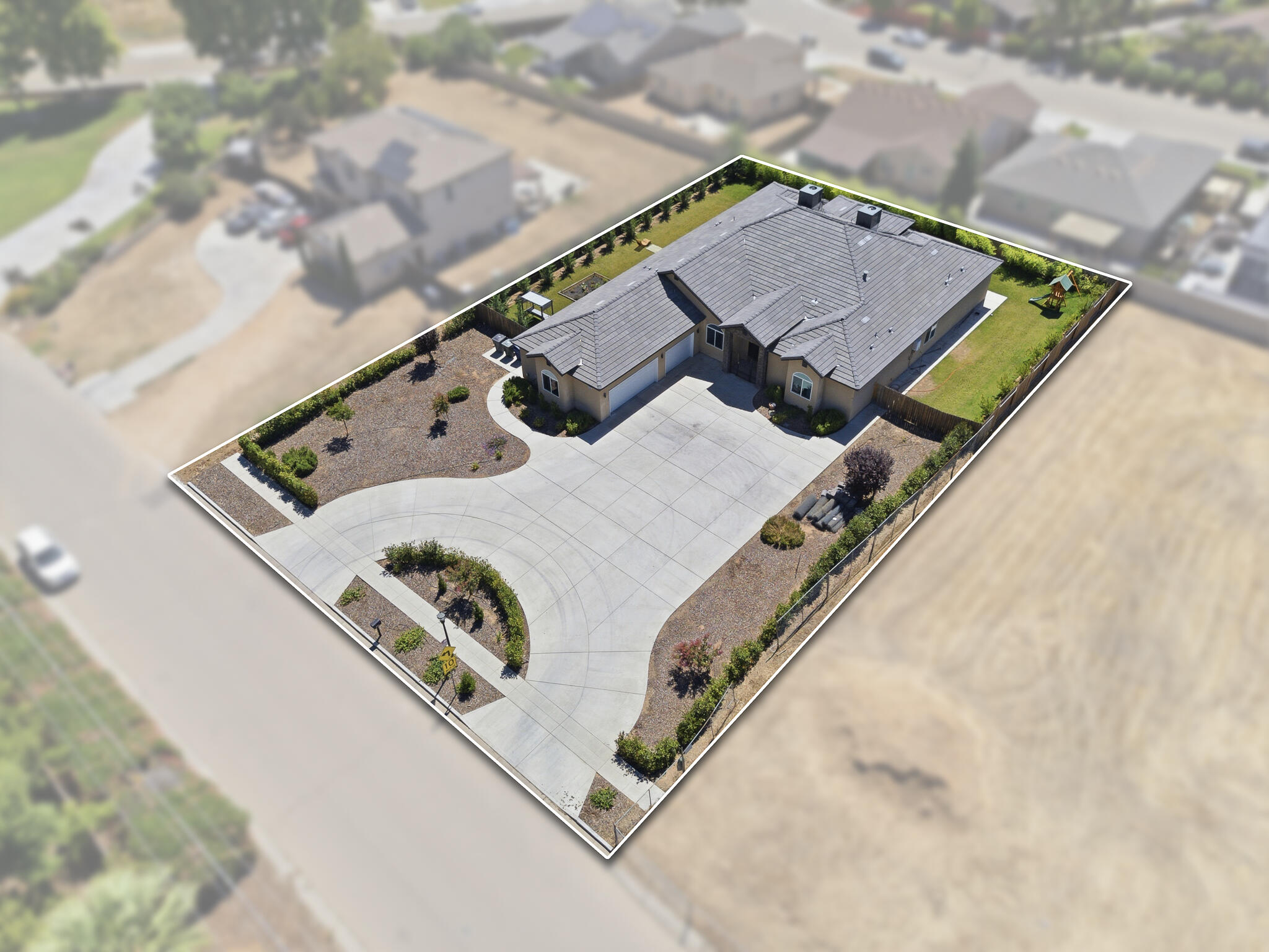 2308 S Minnewawa Ave, Fresno, CA 93727