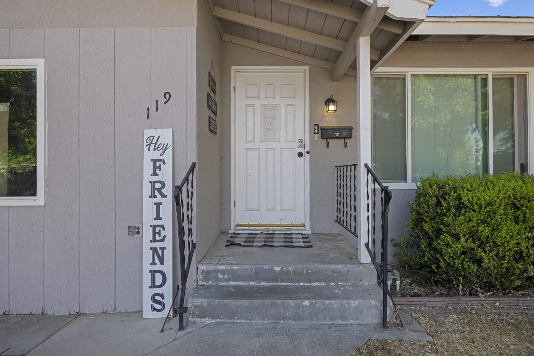 119 Bryant Ct, Exeter, CA 93221