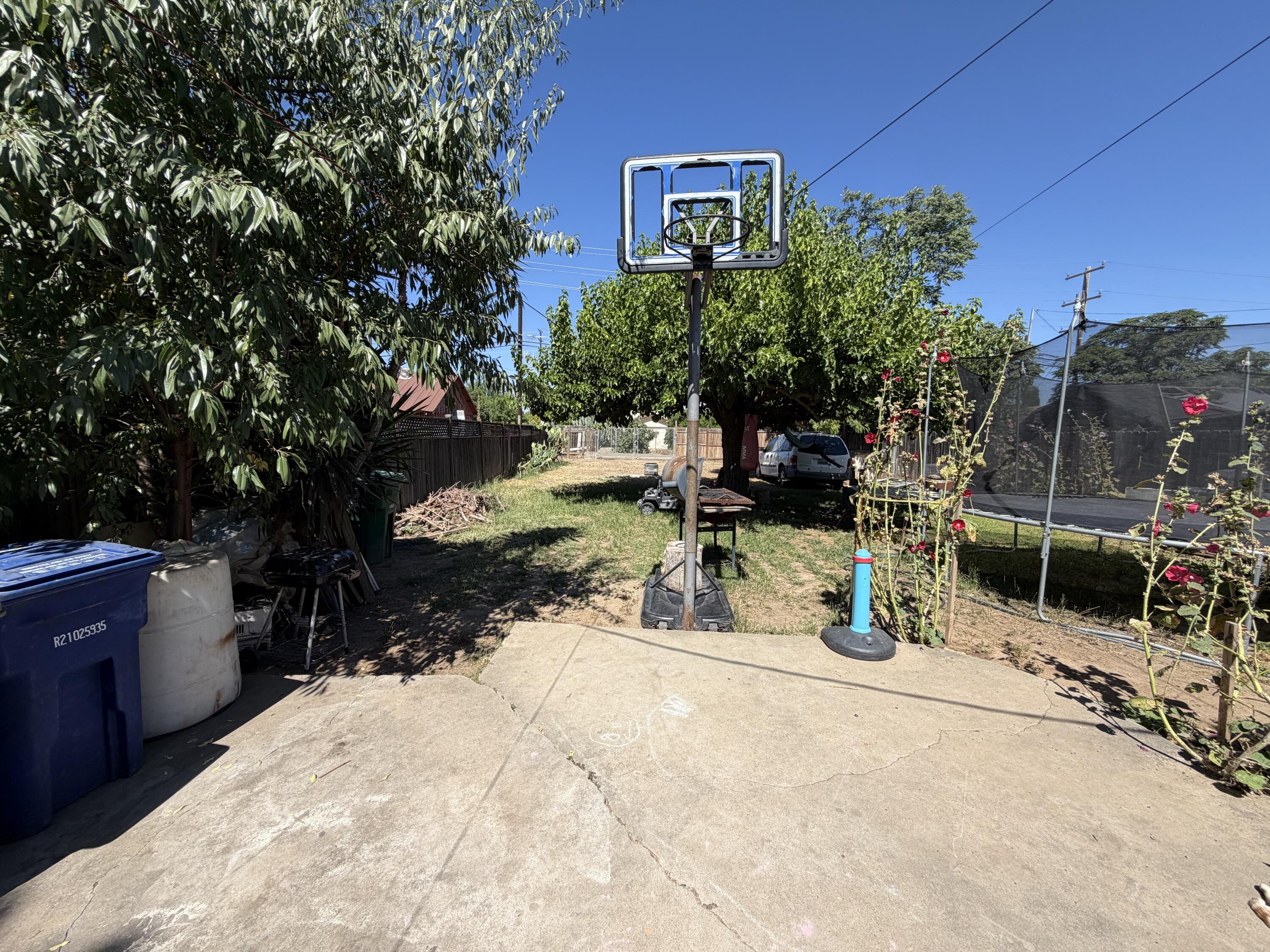 467 N Elmwood, Lindsay, CA 93247