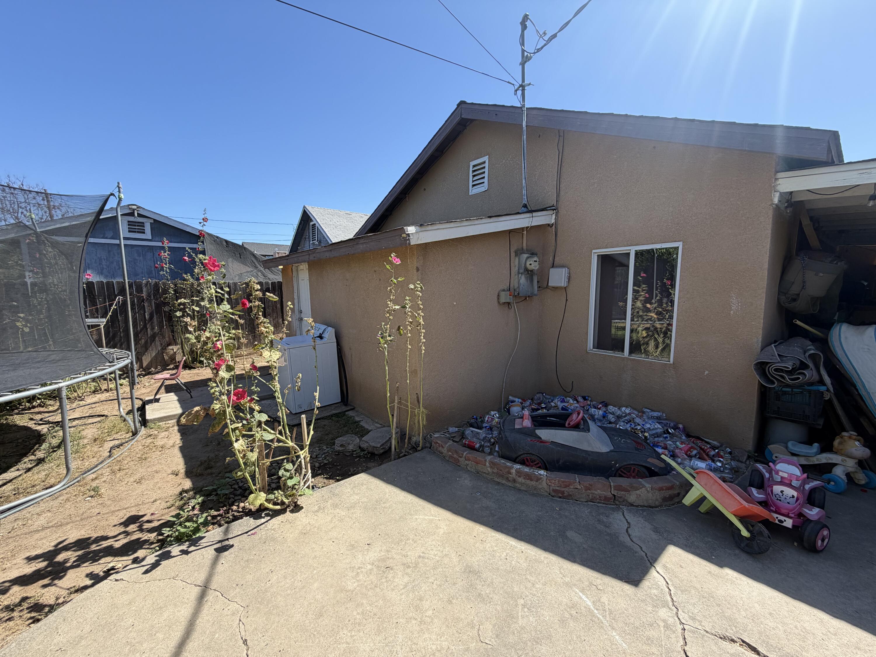 467 N Elmwood, Lindsay, CA 93247