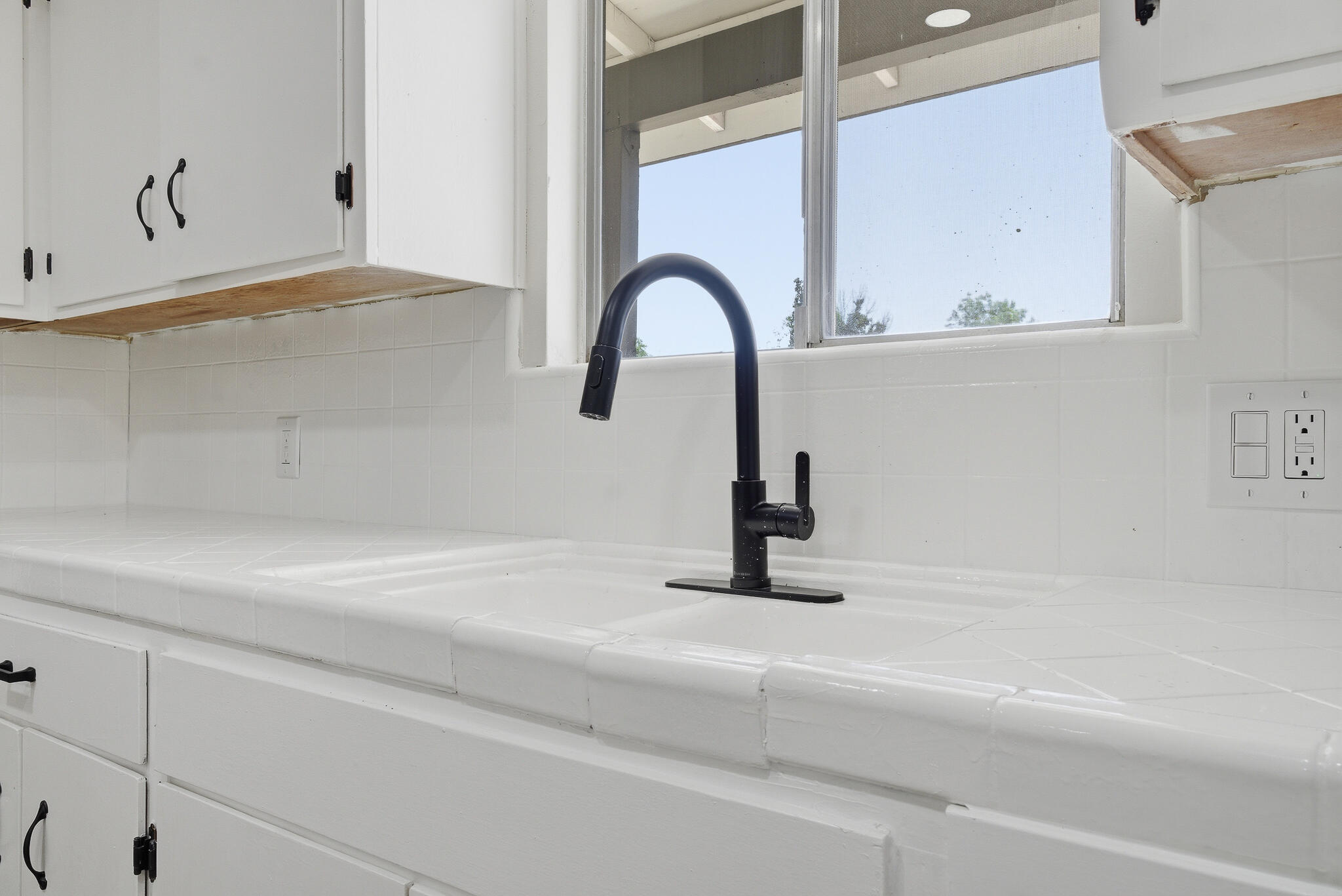 765 S C St, Tulare, CA 93274