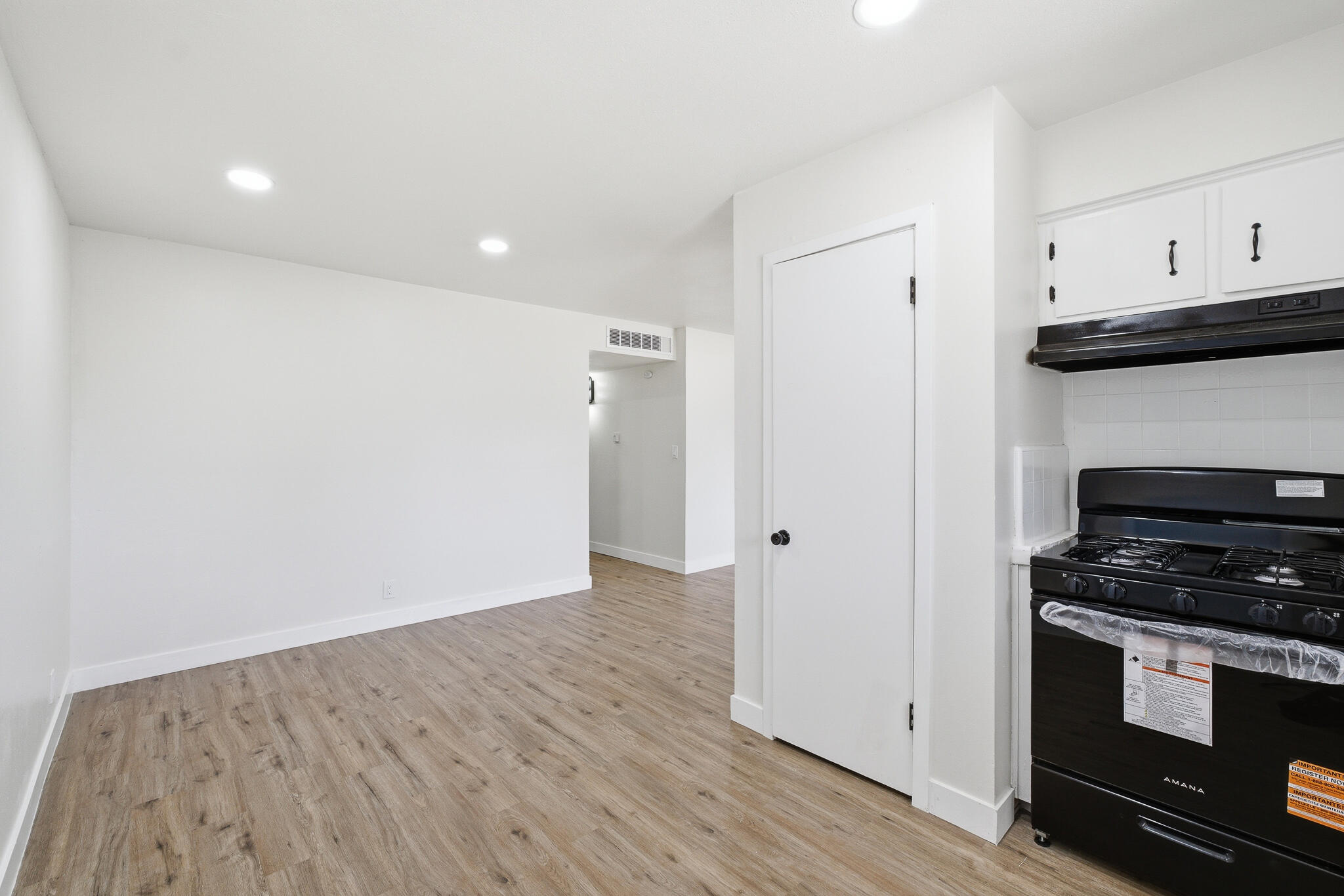 765 S C St, Tulare, CA 93274