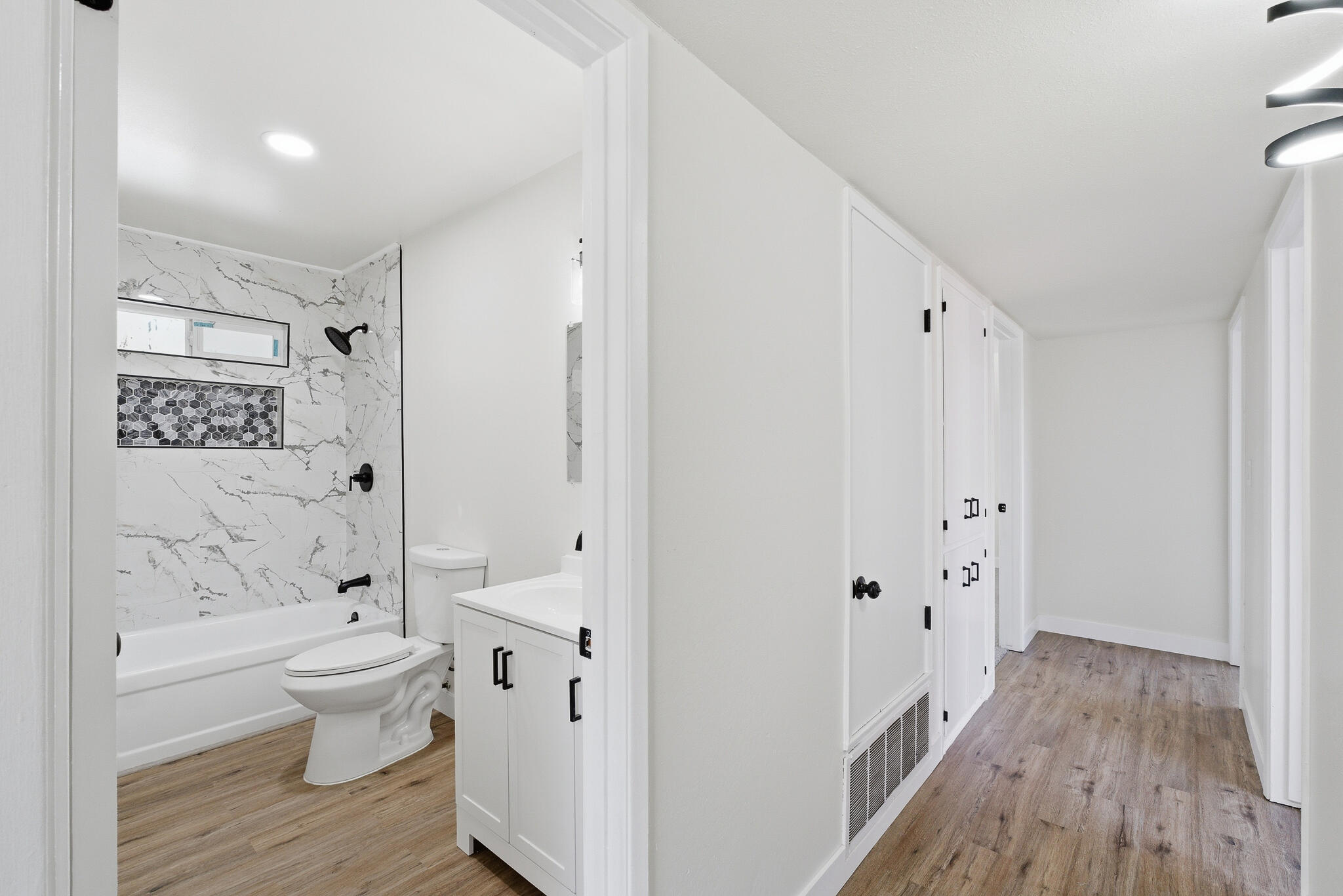 765 S C St, Tulare, CA 93274