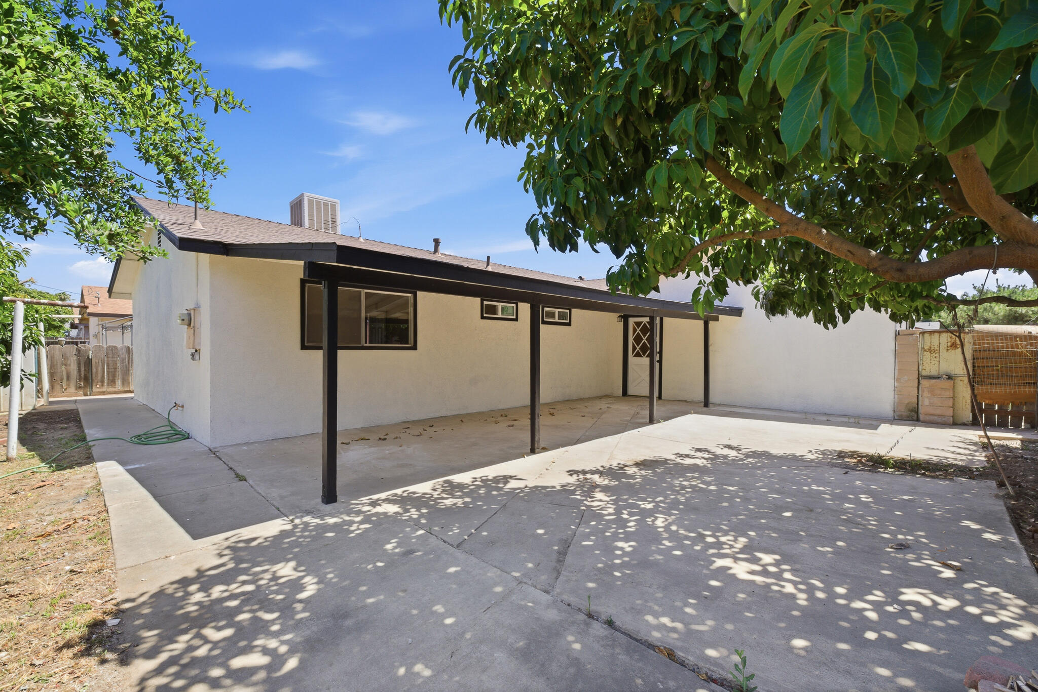 765 S C St, Tulare, CA 93274
