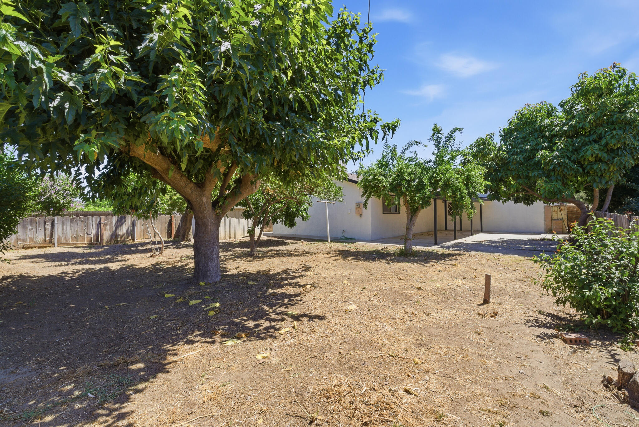 765 S C St, Tulare, CA 93274