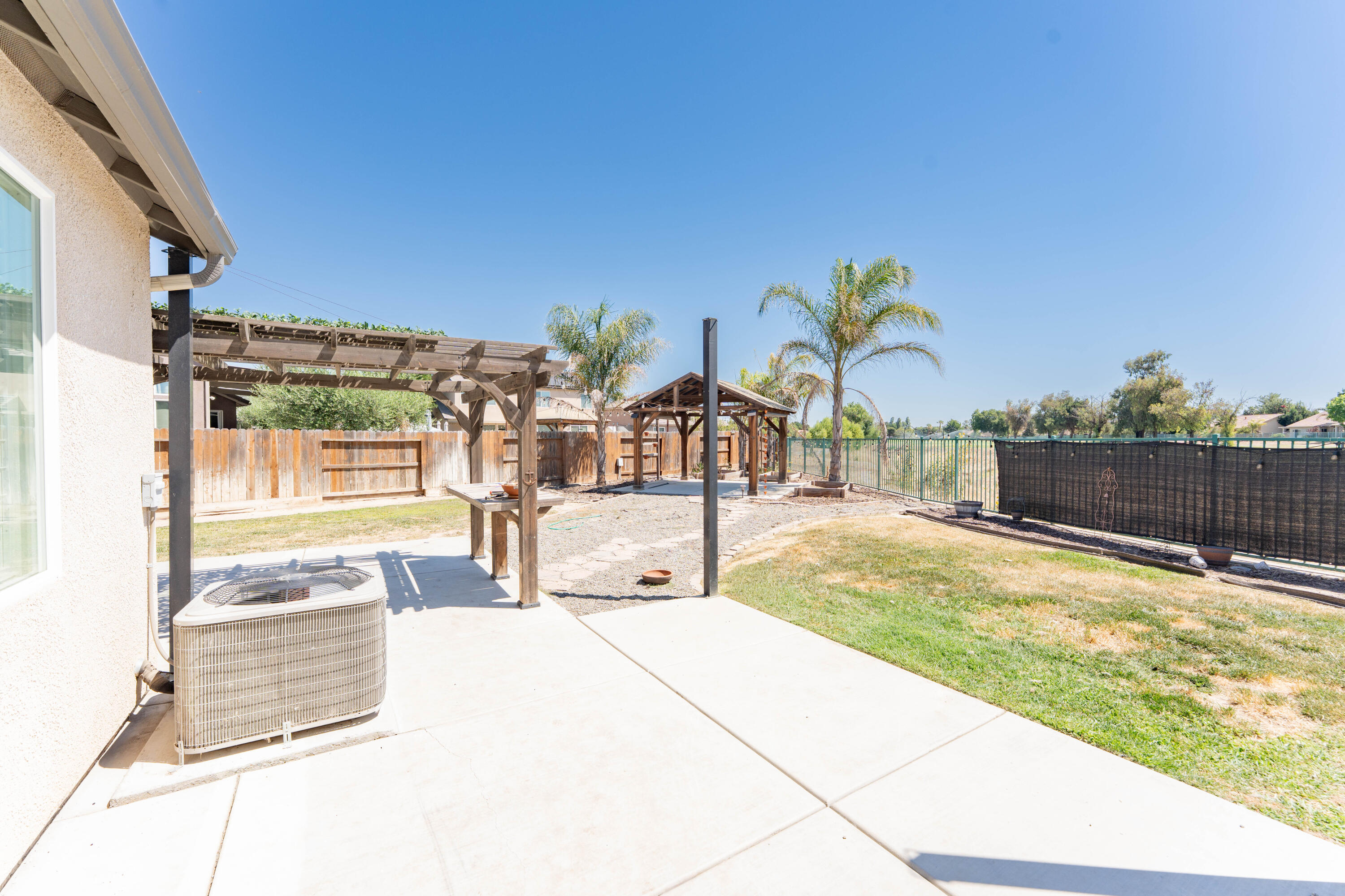 1128 Caddie Loop, Lemoore, CA 93245