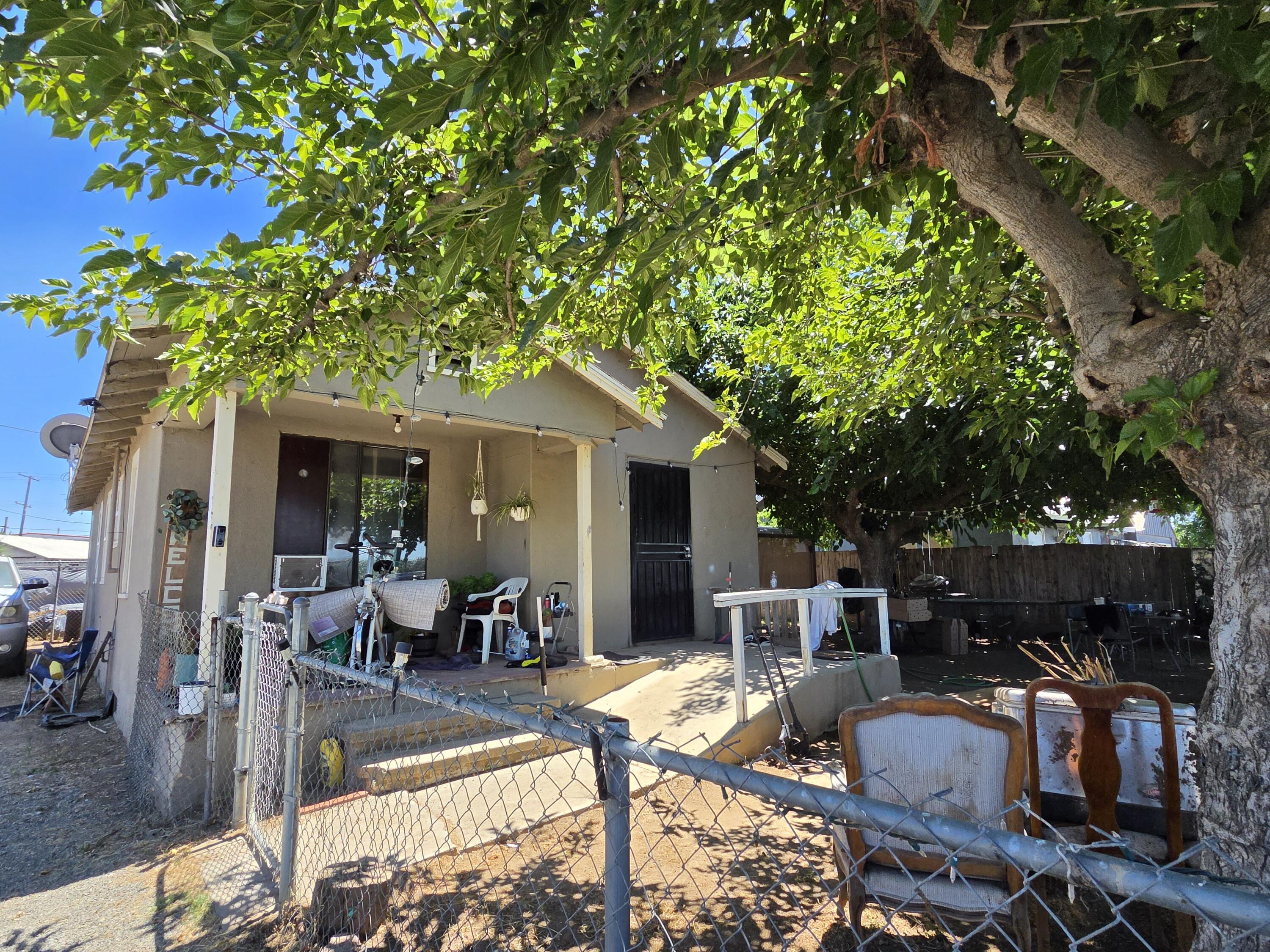 34442 Millwood Dr, Woodlake, CA 93286