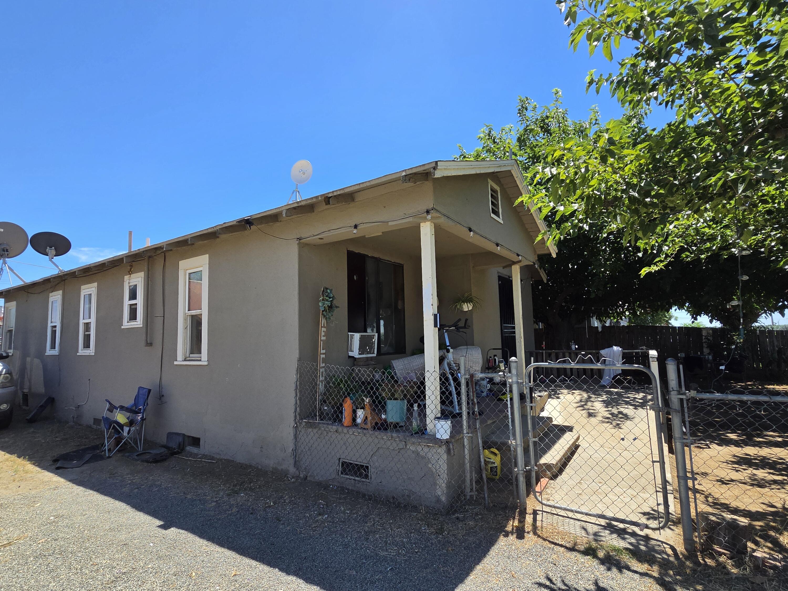 34442 Millwood Dr, Woodlake, CA 93286