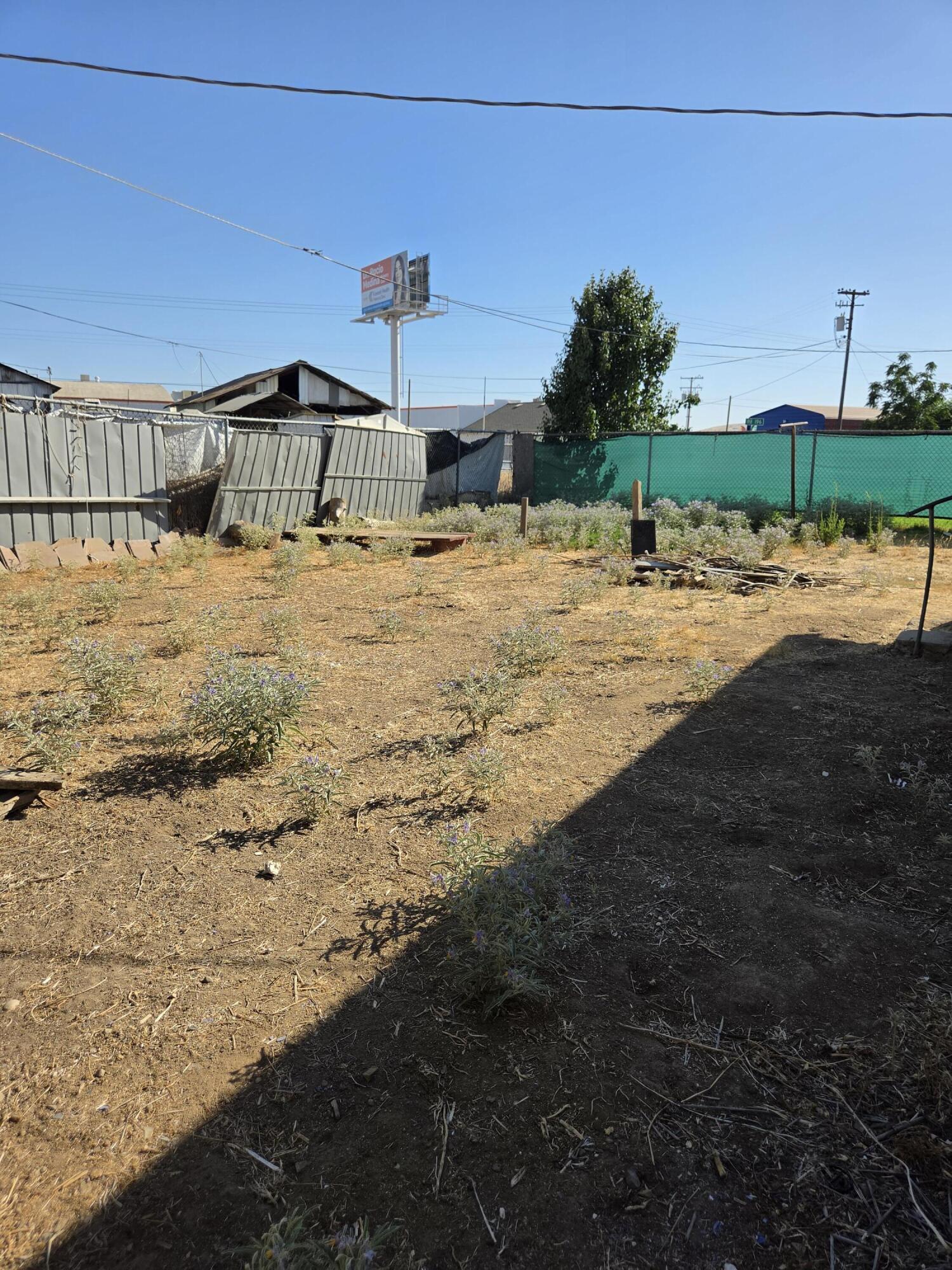34442 Millwood Dr, Woodlake, CA 93286