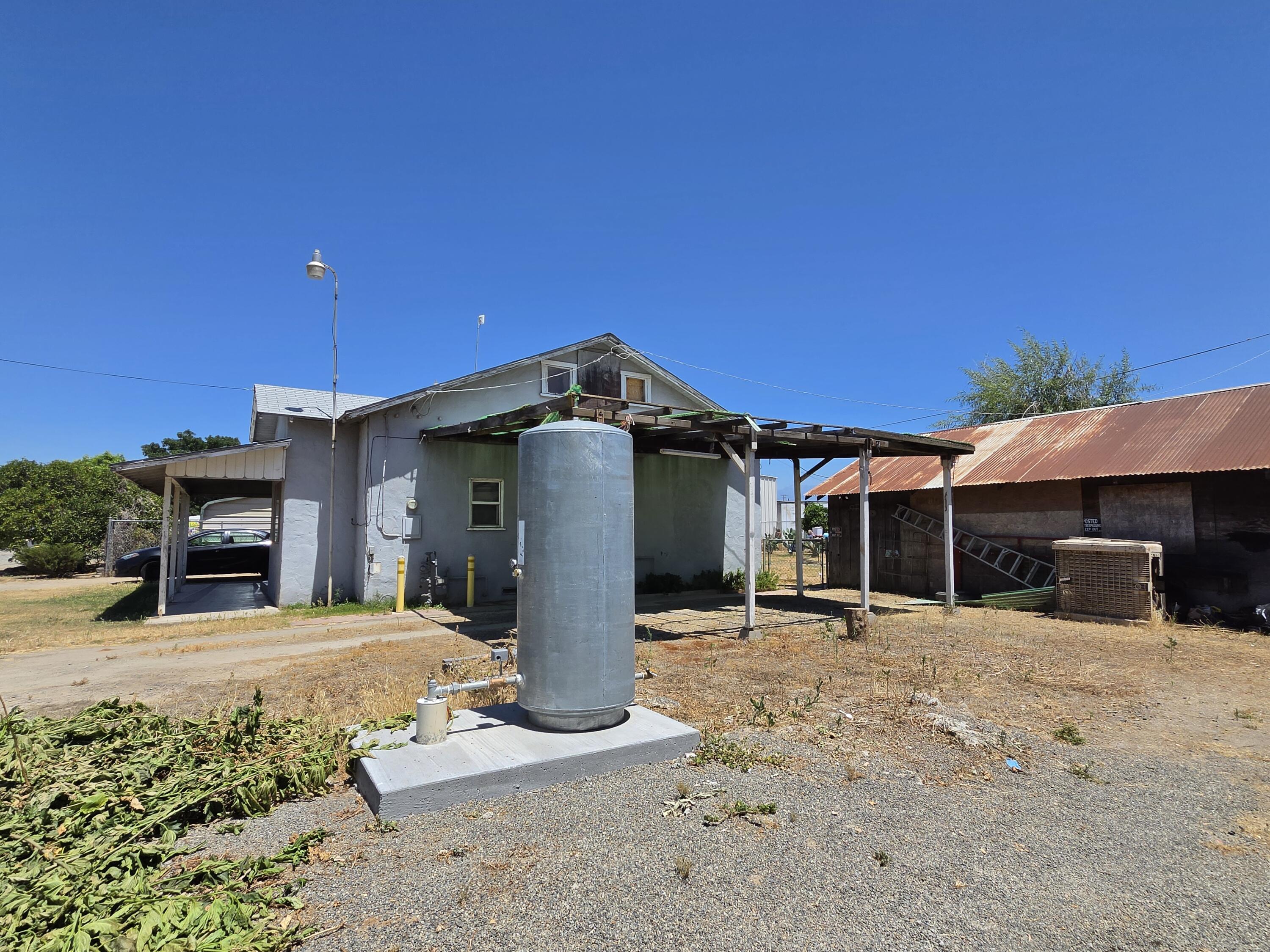 34442 Millwood Dr, Woodlake, CA 93286