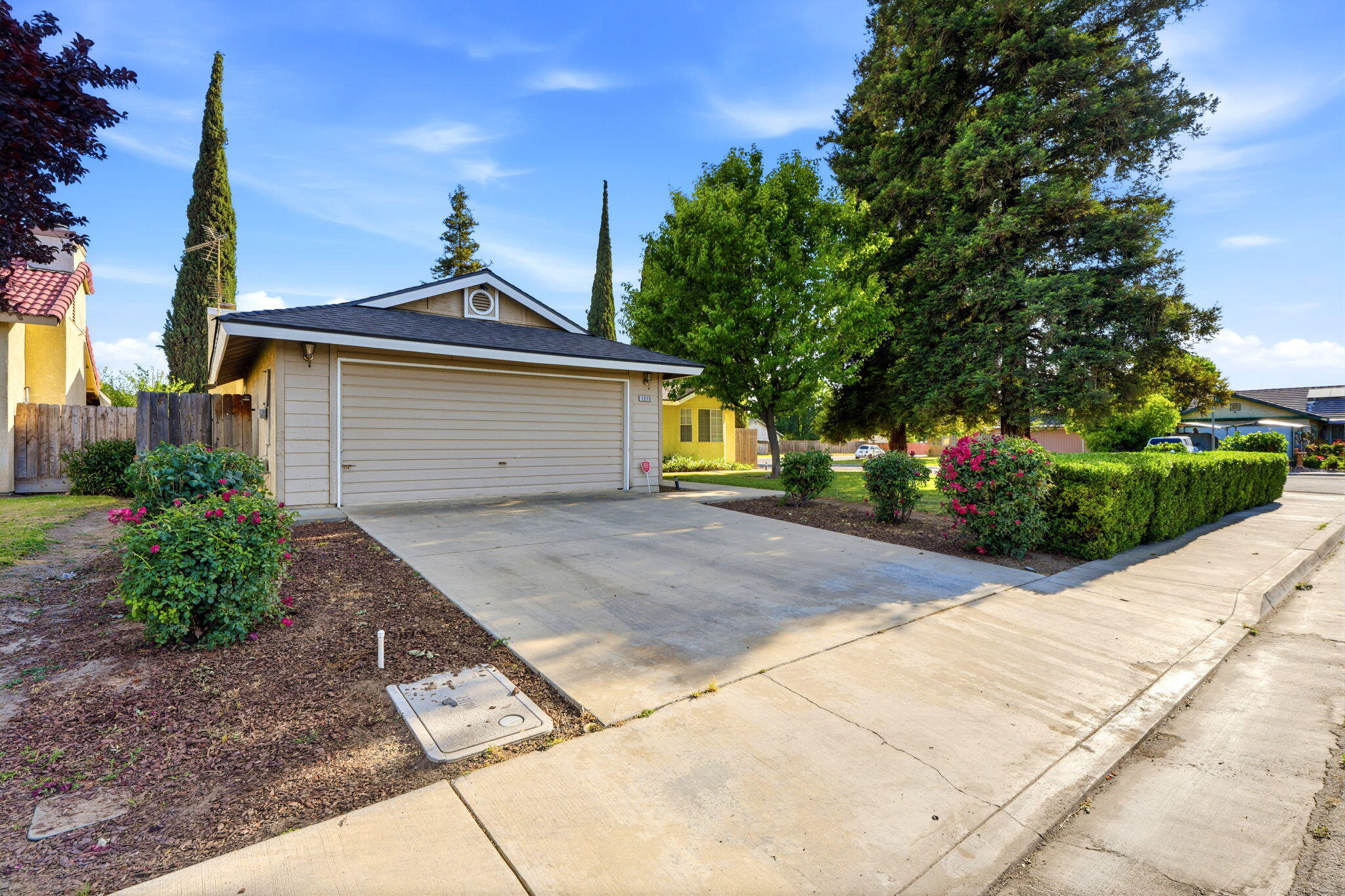 1215 Bentley Dr, Corcoran, CA 93212