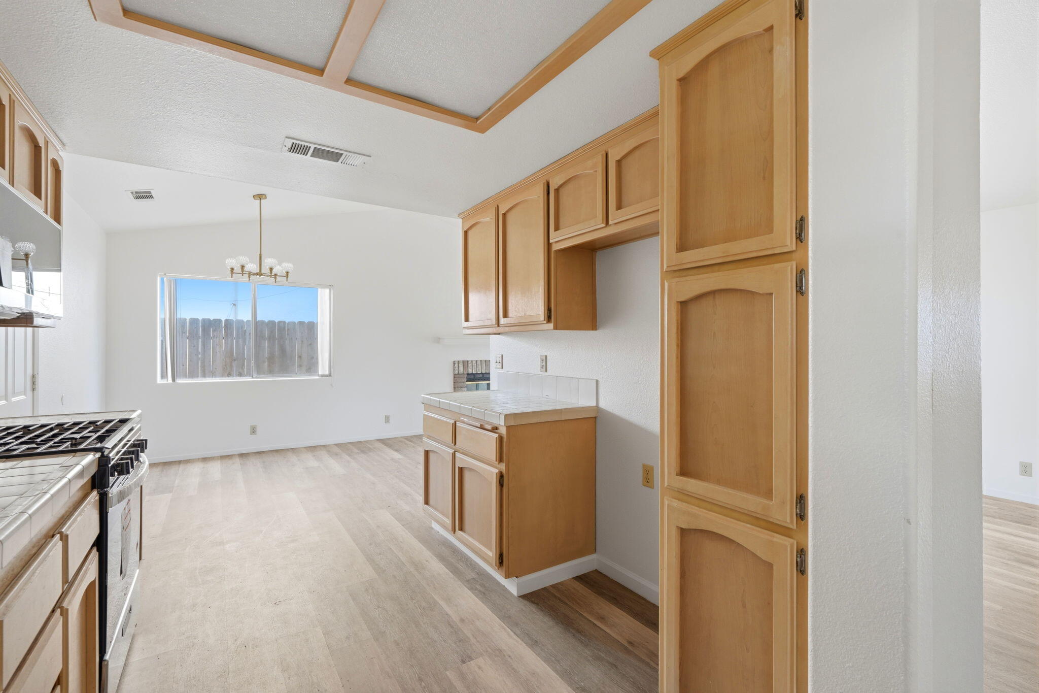 1215 Bentley Dr, Corcoran, CA 93212