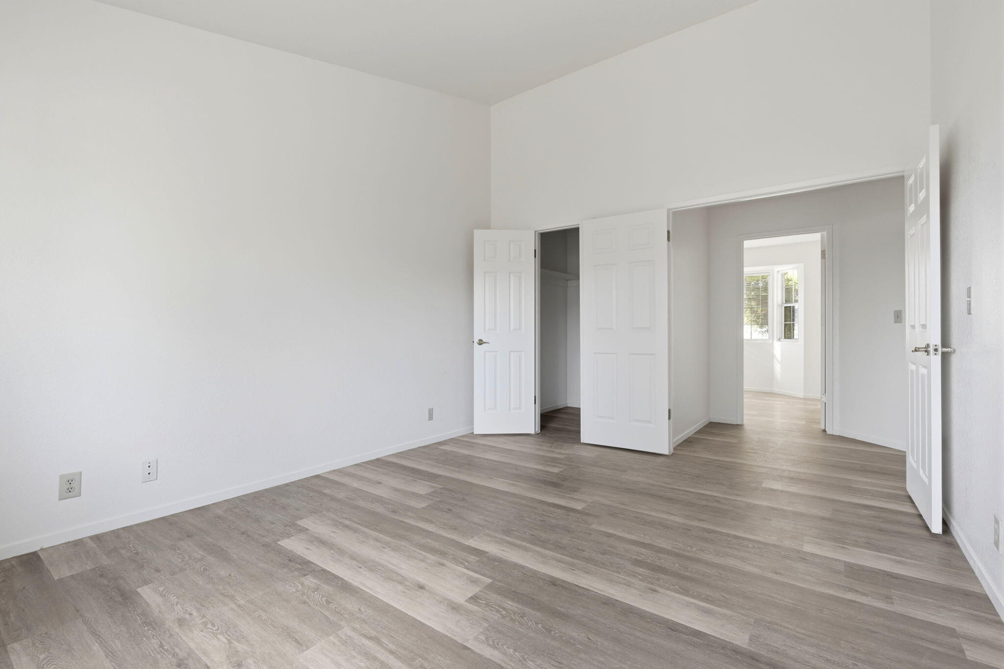 1215 Bentley Dr, Corcoran, CA 93212