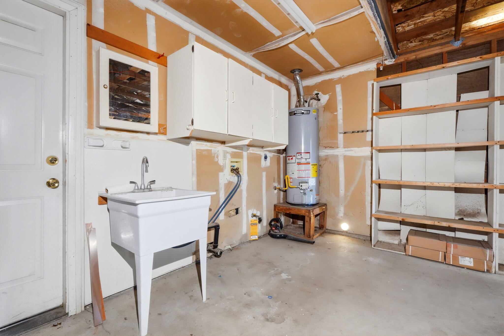 1215 Bentley Dr, Corcoran, CA 93212
