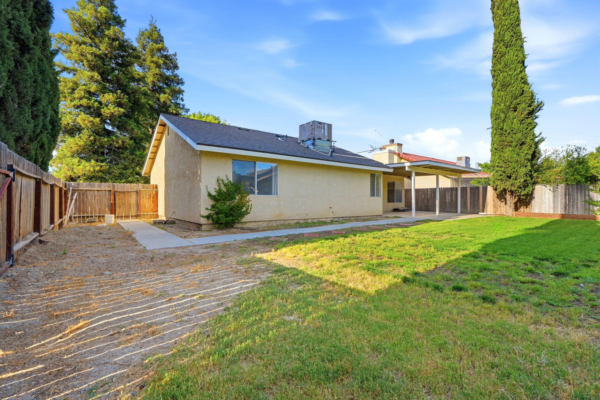 1215 Bentley Dr, Corcoran, CA 93212