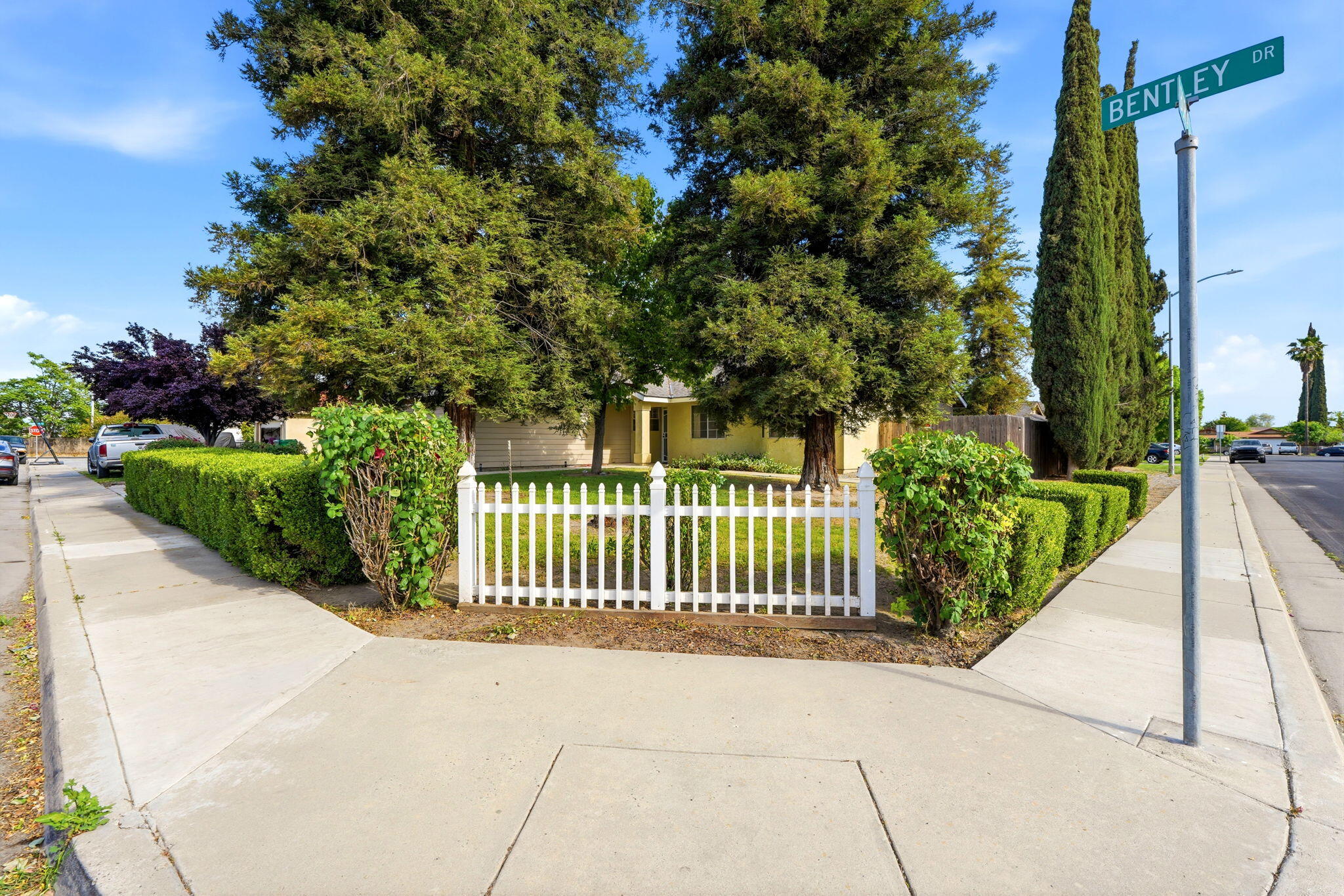 1215 Bentley Dr, Corcoran, CA 93212