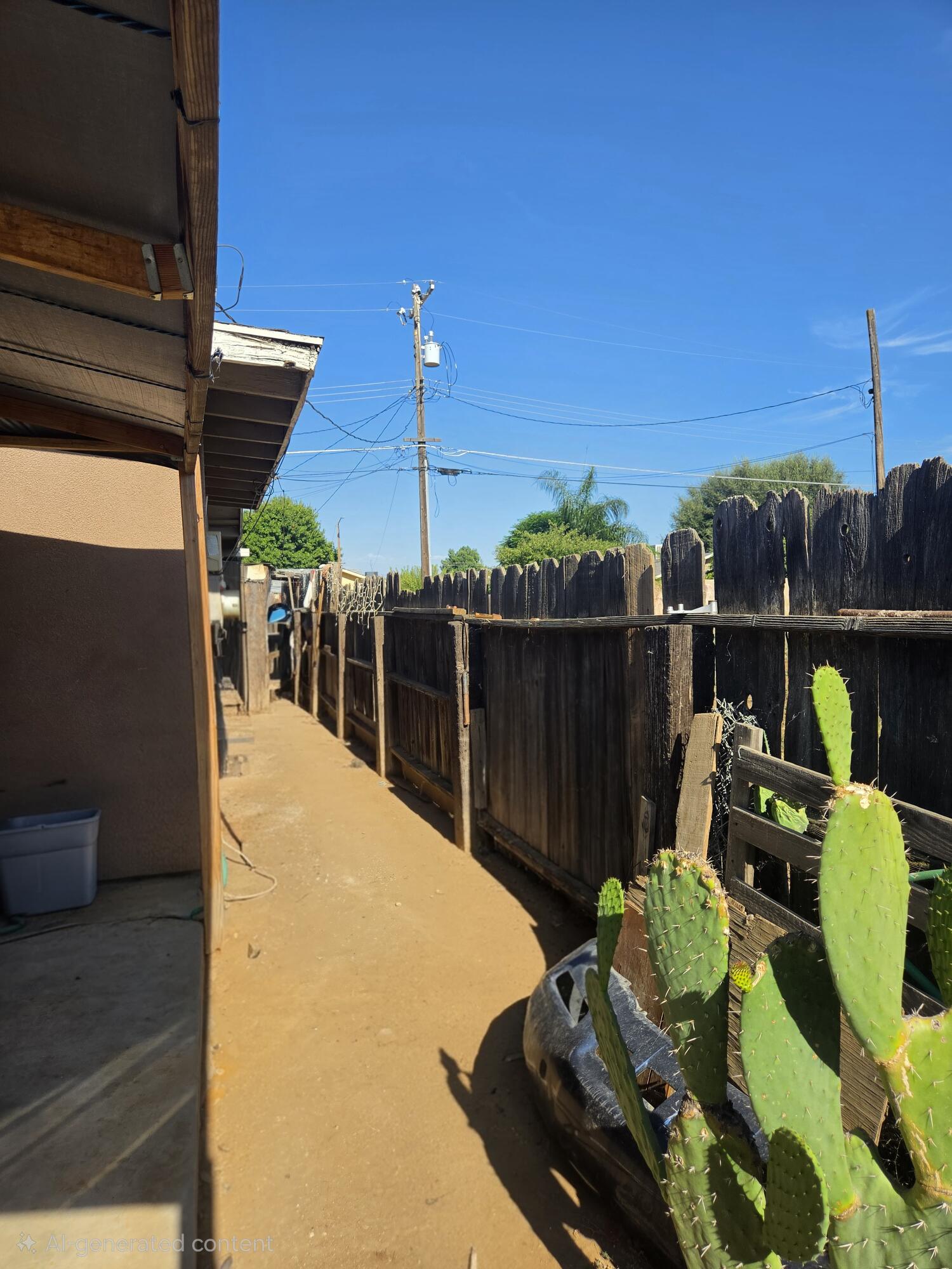 1124 S 1st Ave, Dinuba, CA 93618