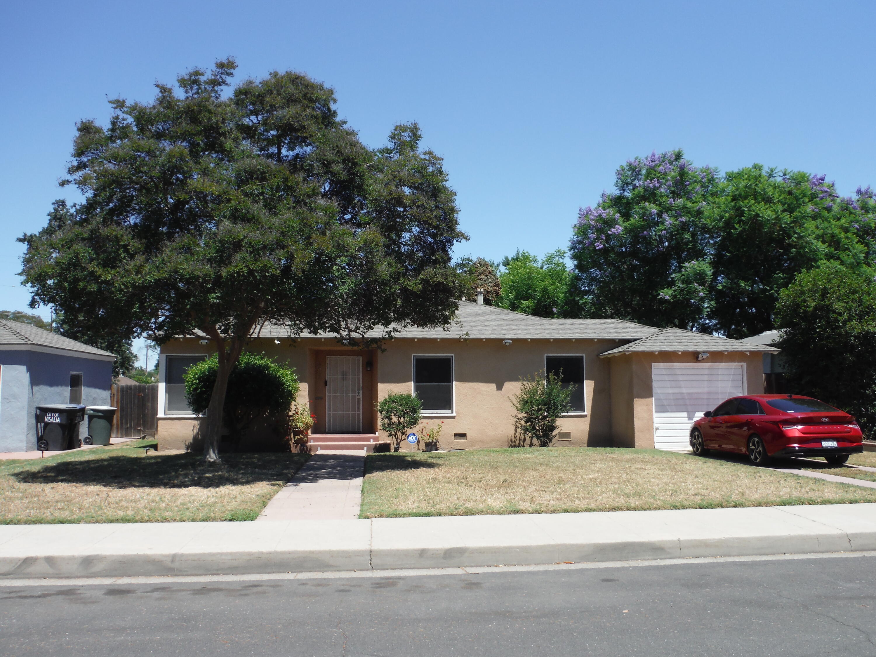 1312 W Myrtle Ave, Visalia, CA 93277