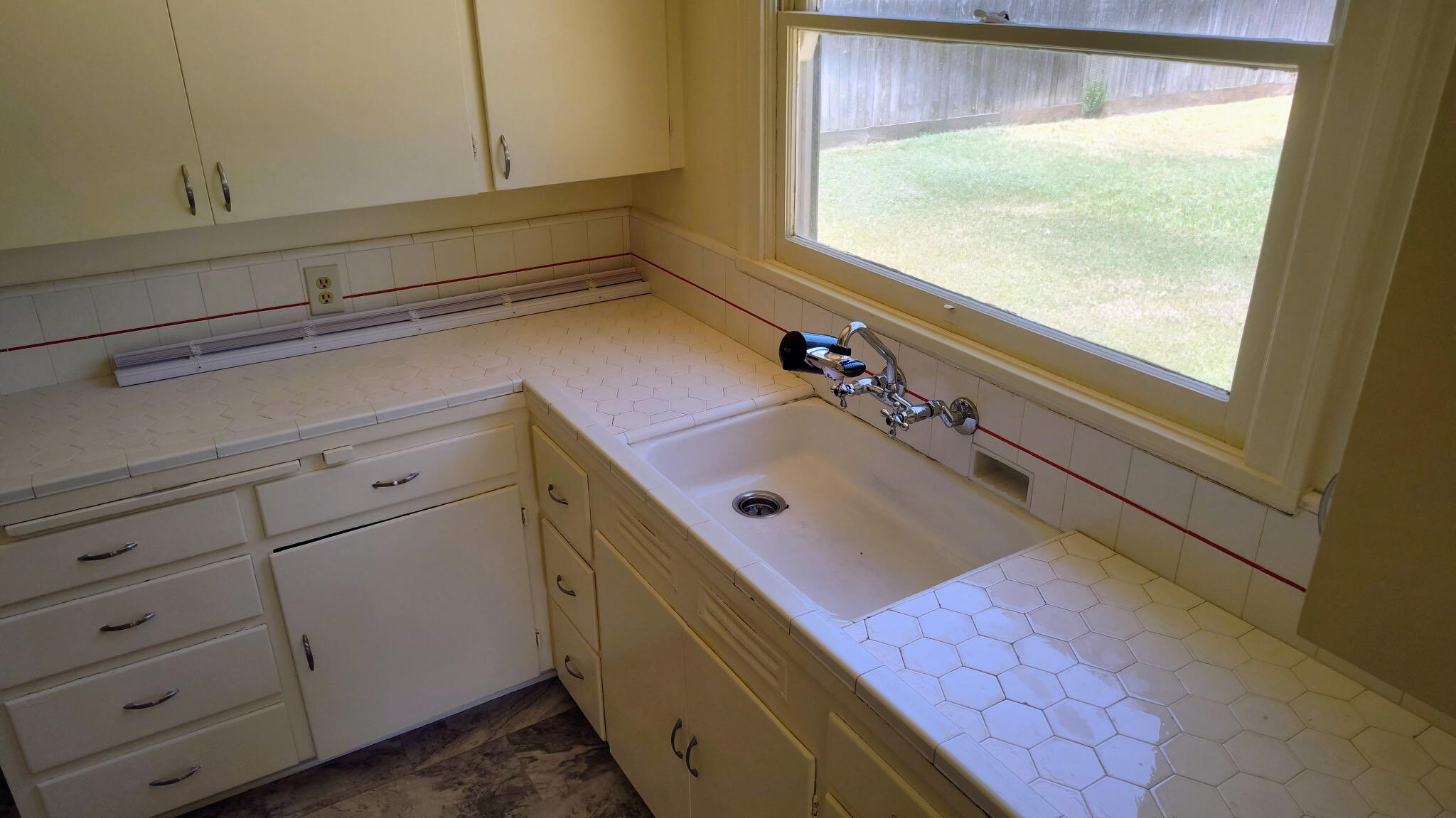 1312 W Myrtle Ave, Visalia, CA 93277