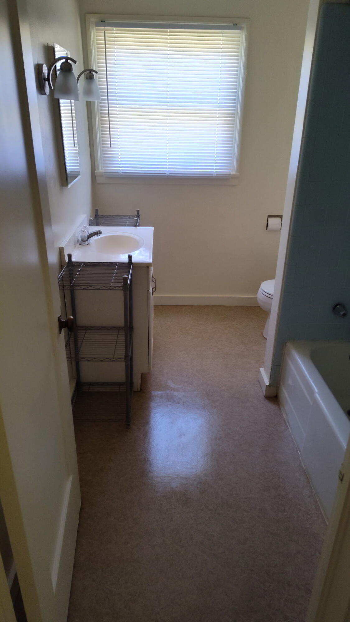 1312 W Myrtle Ave, Visalia, CA 93277