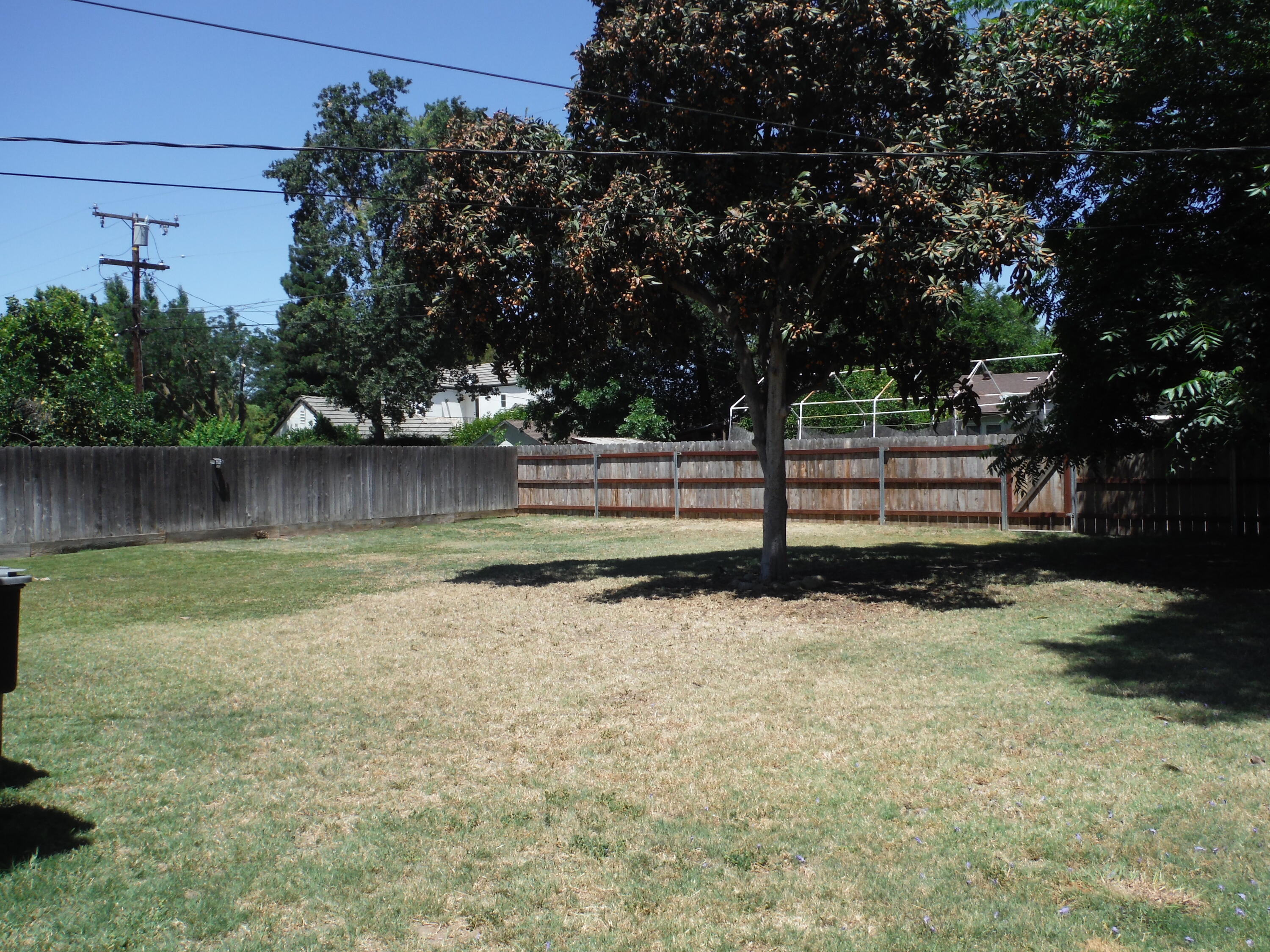 1312 W Myrtle Ave, Visalia, CA 93277