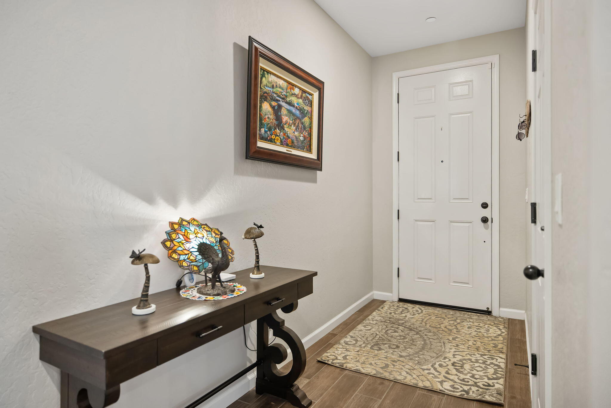 3214 N Hall Ct, Visalia, CA 93291